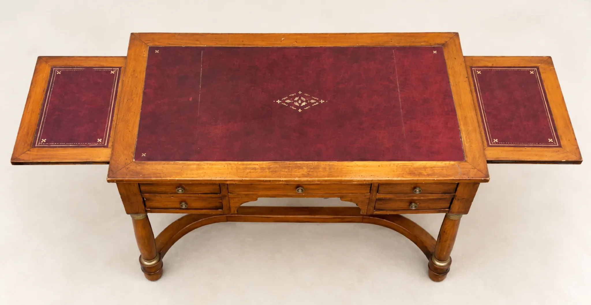 French bureau from the 19th century, Empire style in mahogany, leather with extensions.
