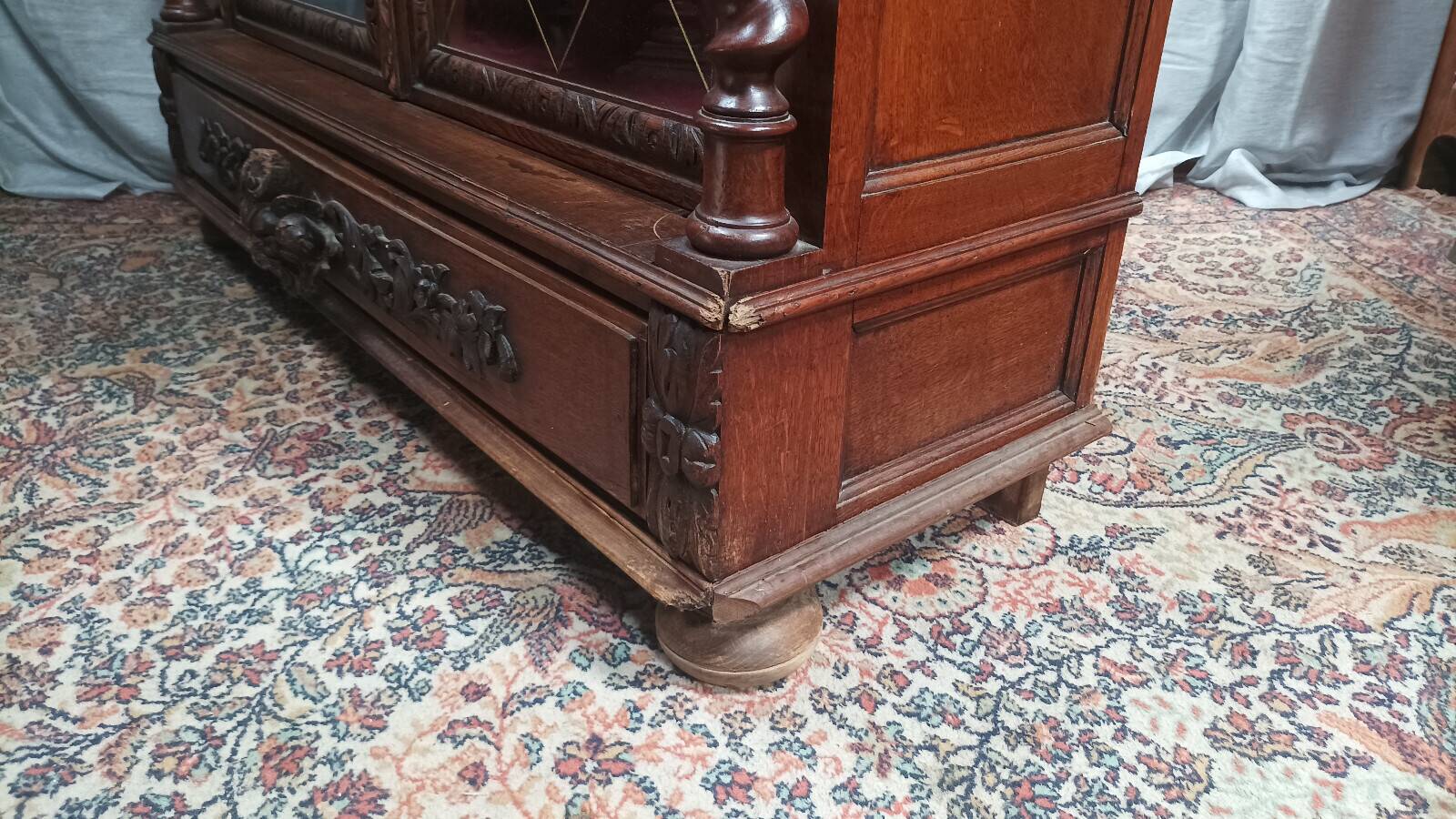 Louis XIII display cabinet in oak, 19th century