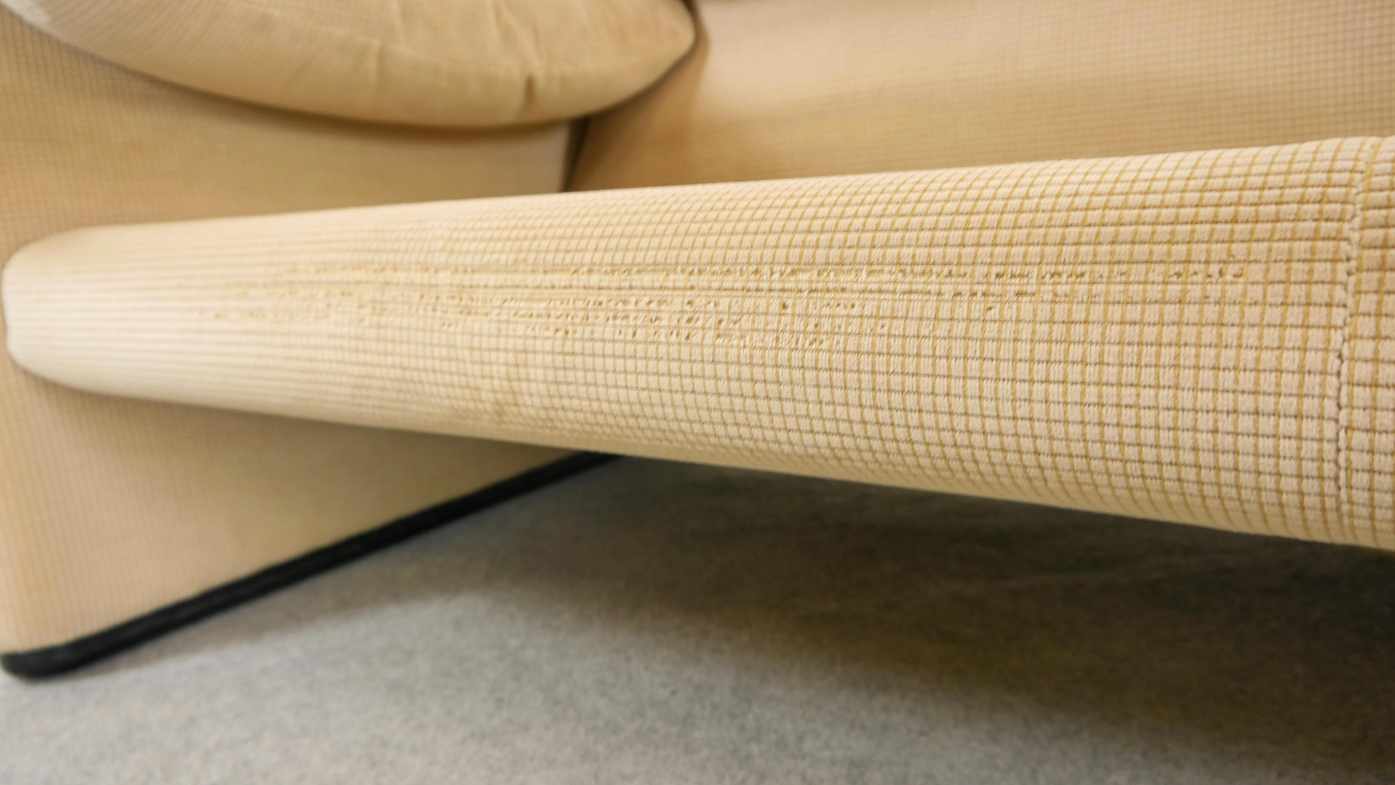 Maralunga 3-seat Sofa in beige by Vico Magistretti for Cassinaa, Italy