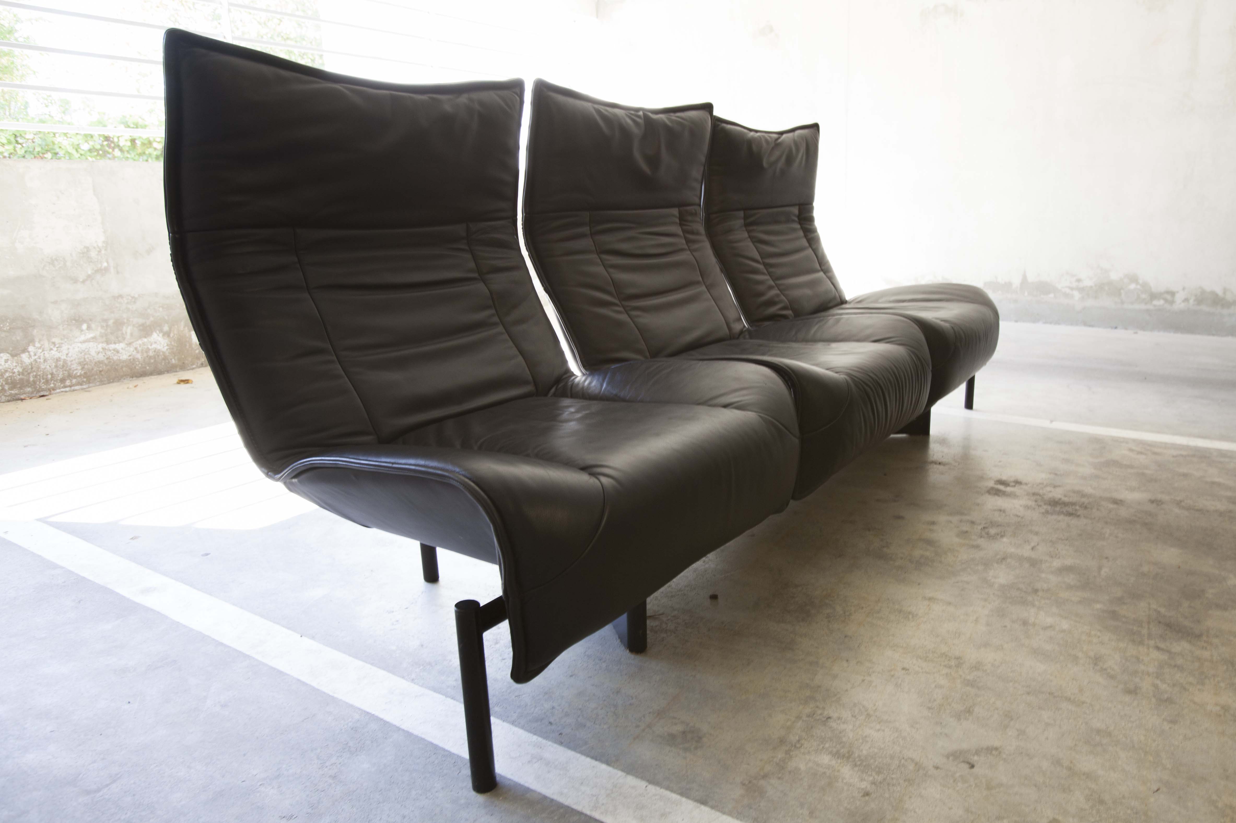 Leather sofa model "Veranda" Vico Magistretti for Cassina