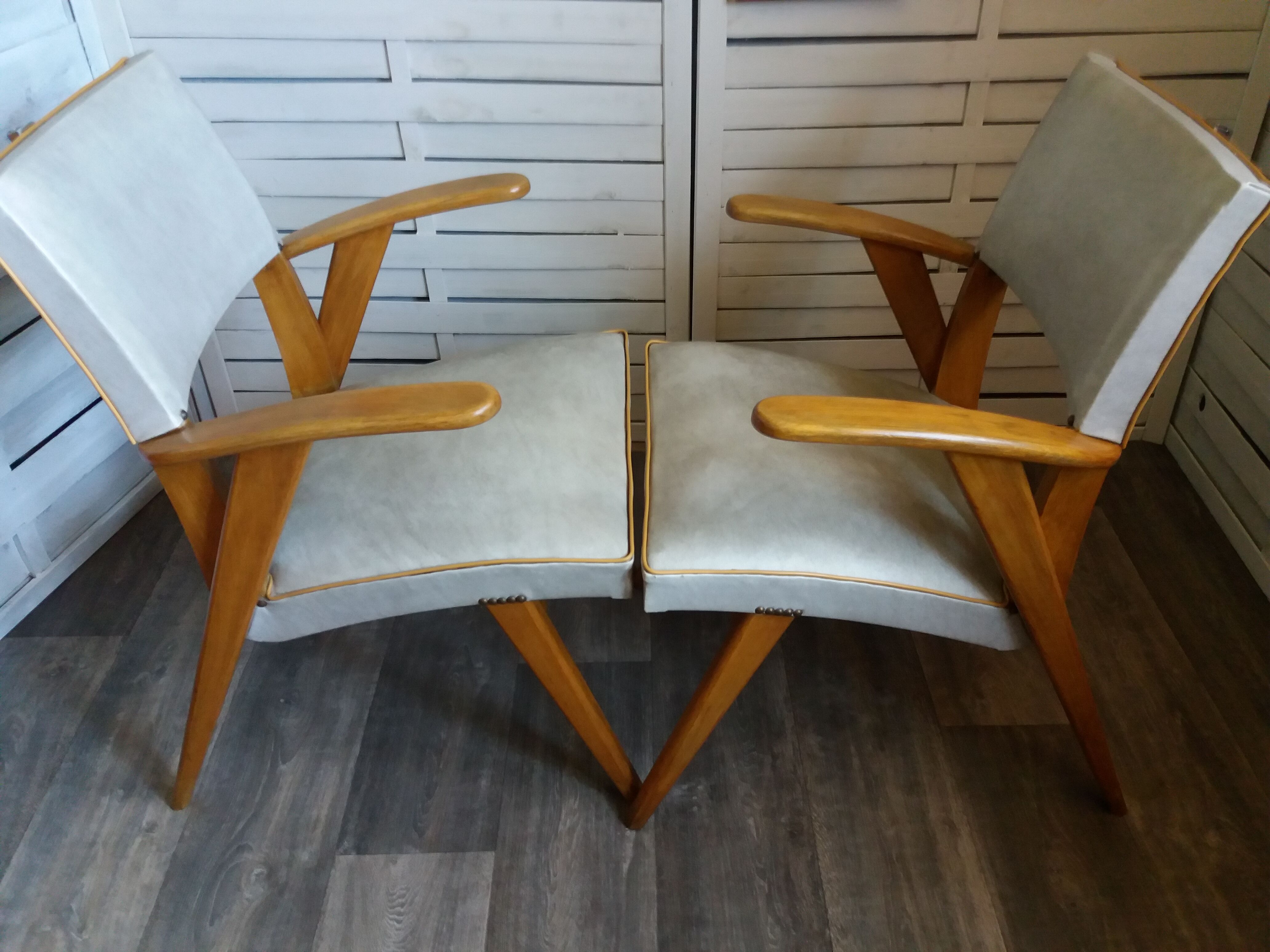 Pair of armchairs feet compass from the years 60