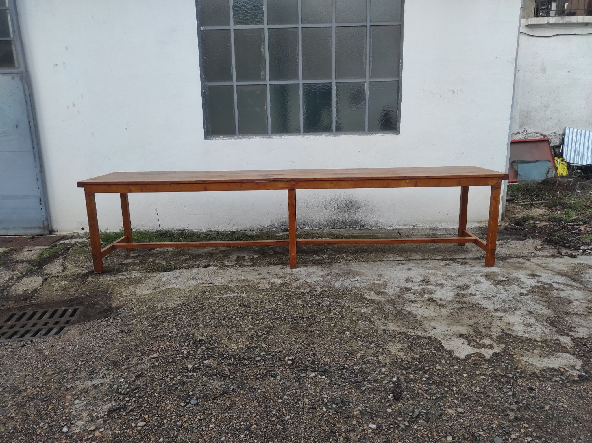 Old country farmhouse table of 3m50 for 12 people with rustic fir spacers