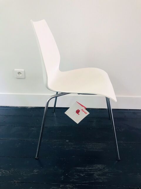 Chaise maui par Vico Magistretti édition Kartell