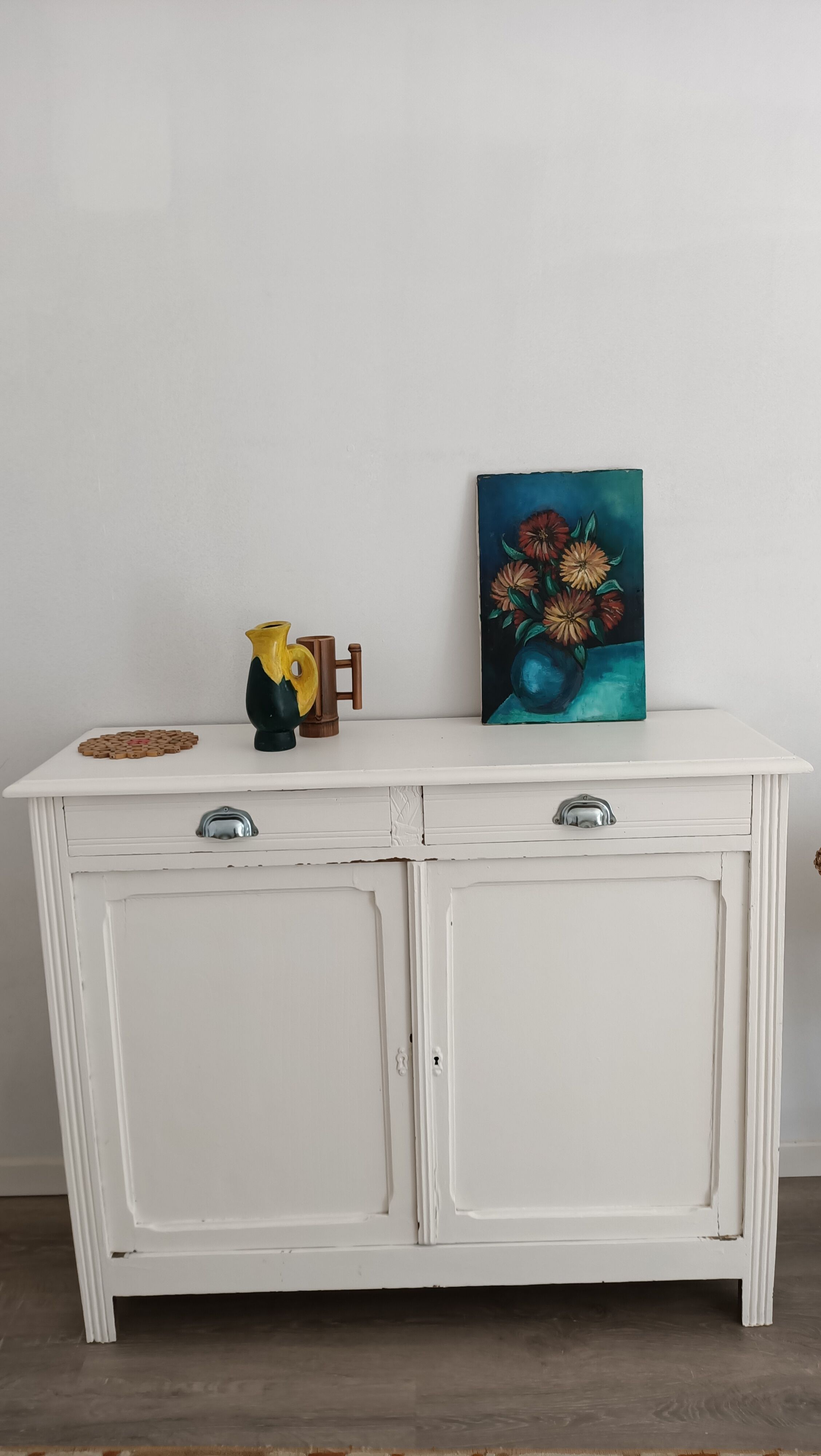 White Parisian buffet