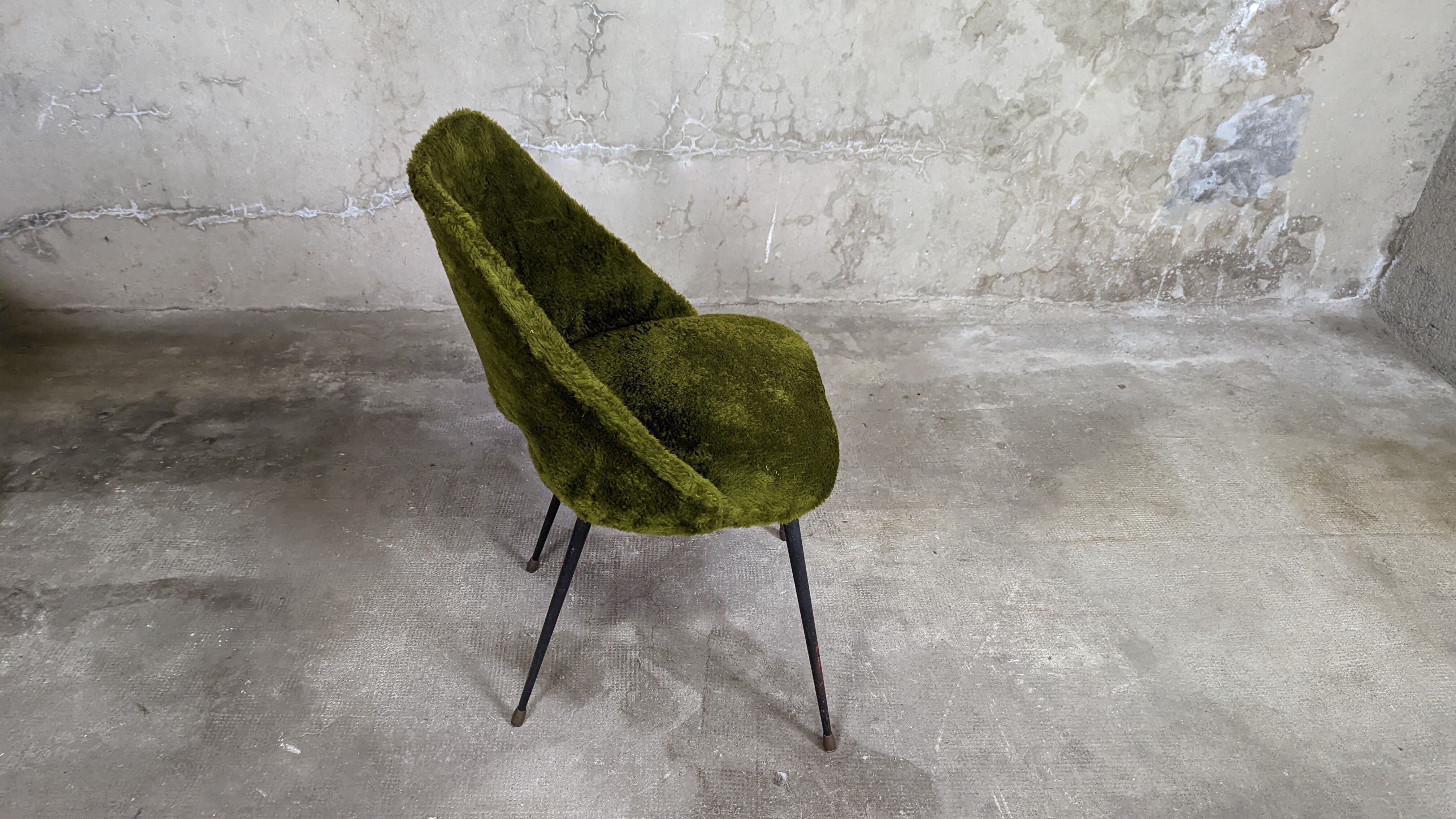 Vintage moumoute chair set