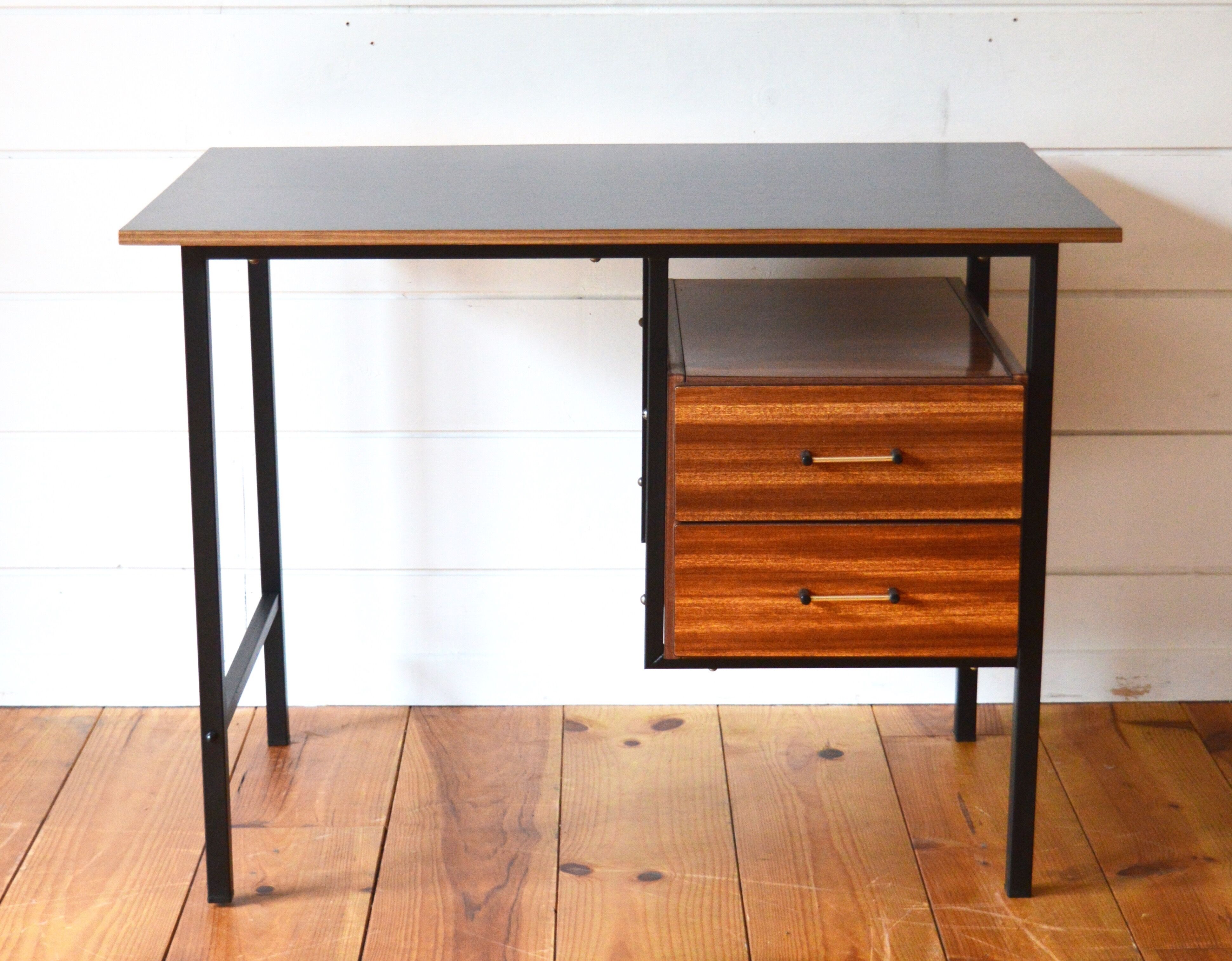 Alphonse desk