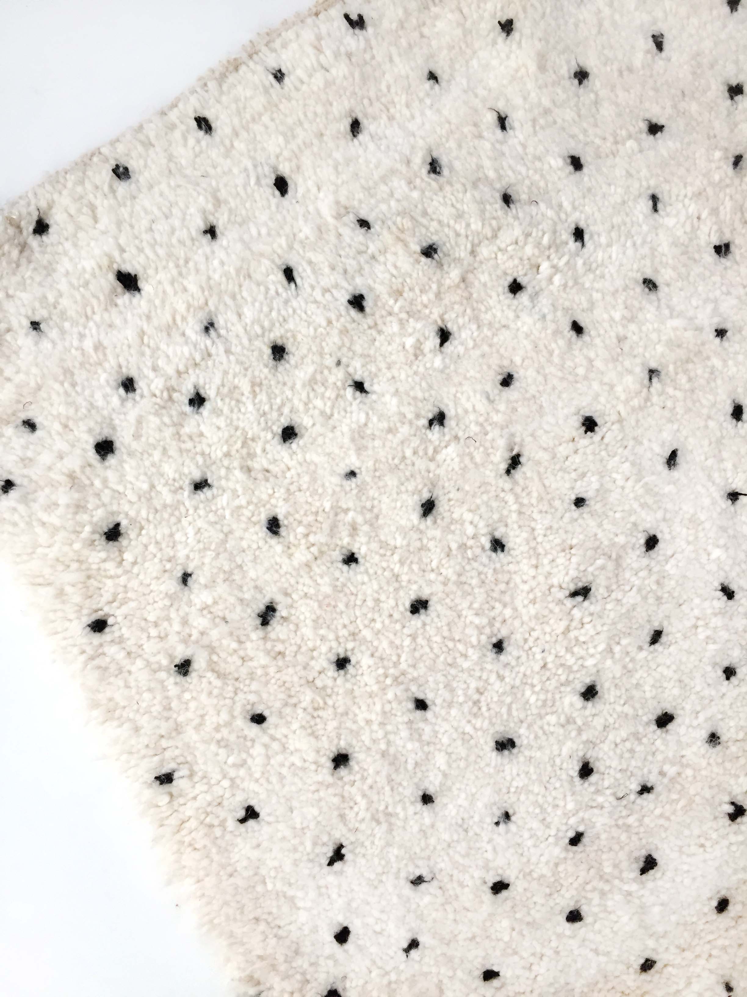 Moroccan Berber carpet blessed ouarain ecru with black polka dots 160x100cm