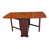 Gateleg table.