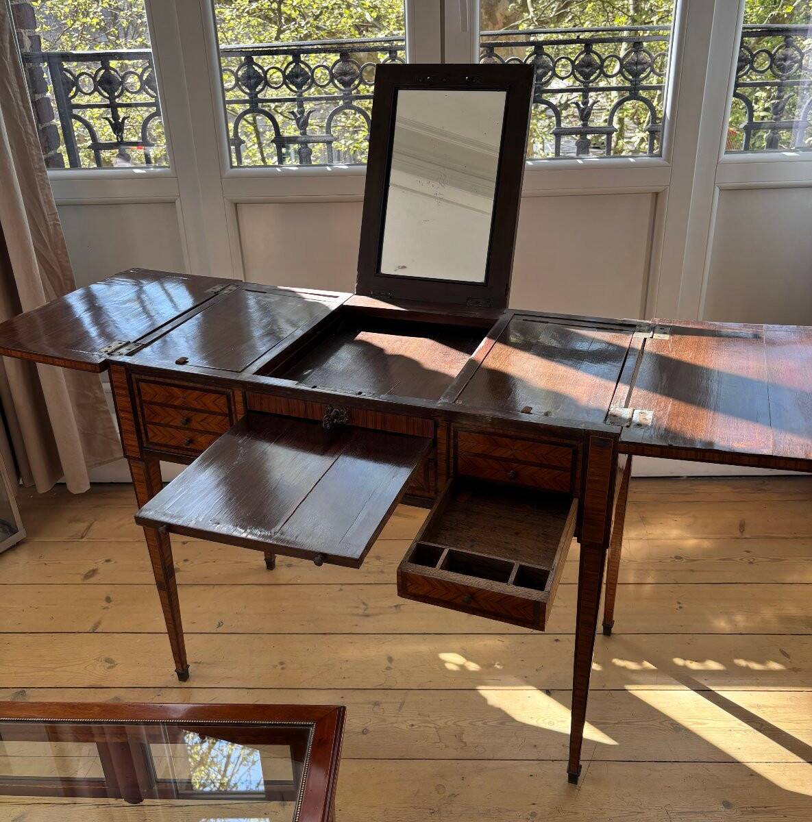 Ladies' dressing table from the Louis XVI period