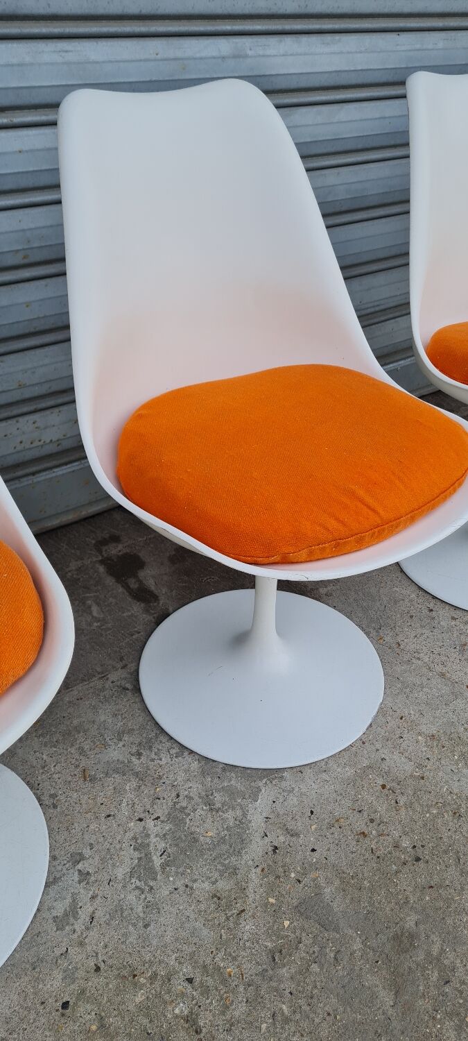 Set of two chairs "Tulip" by Eero Saarinen for Knoll
