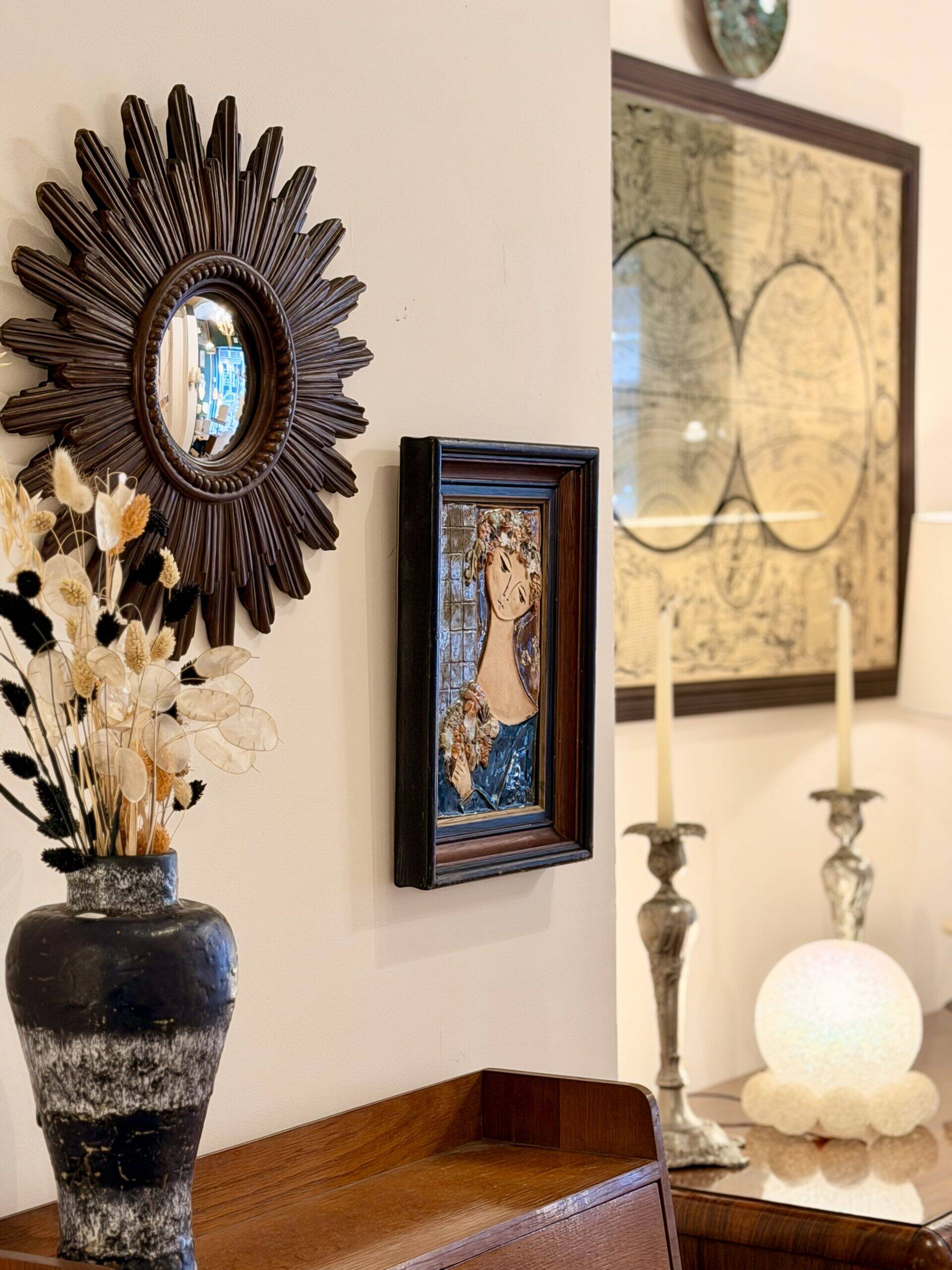 Vintage sun mirror in resin