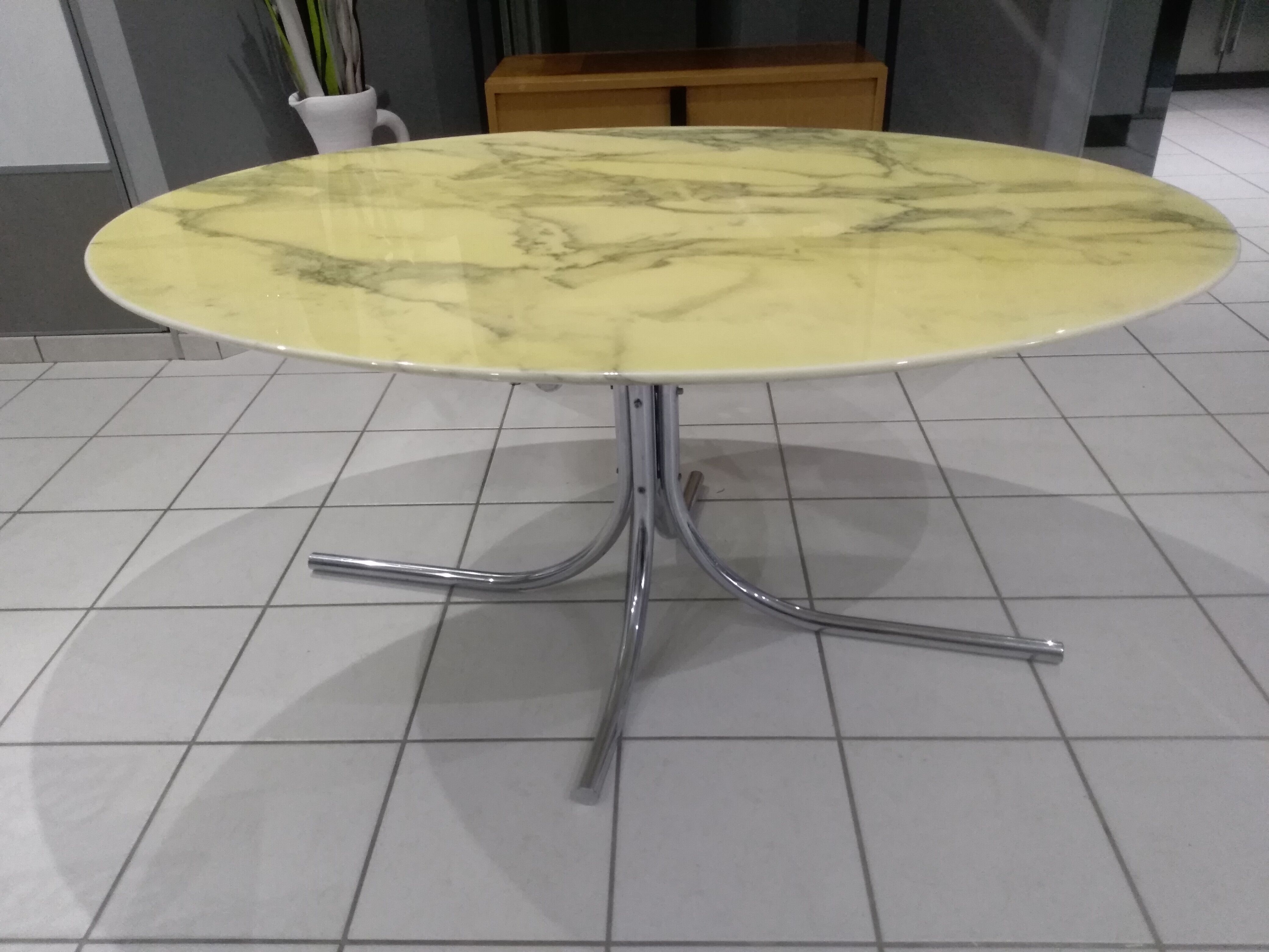 Arabescato marble oval dining table 1970