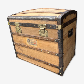 Beautiful old trunk Moynat 1909