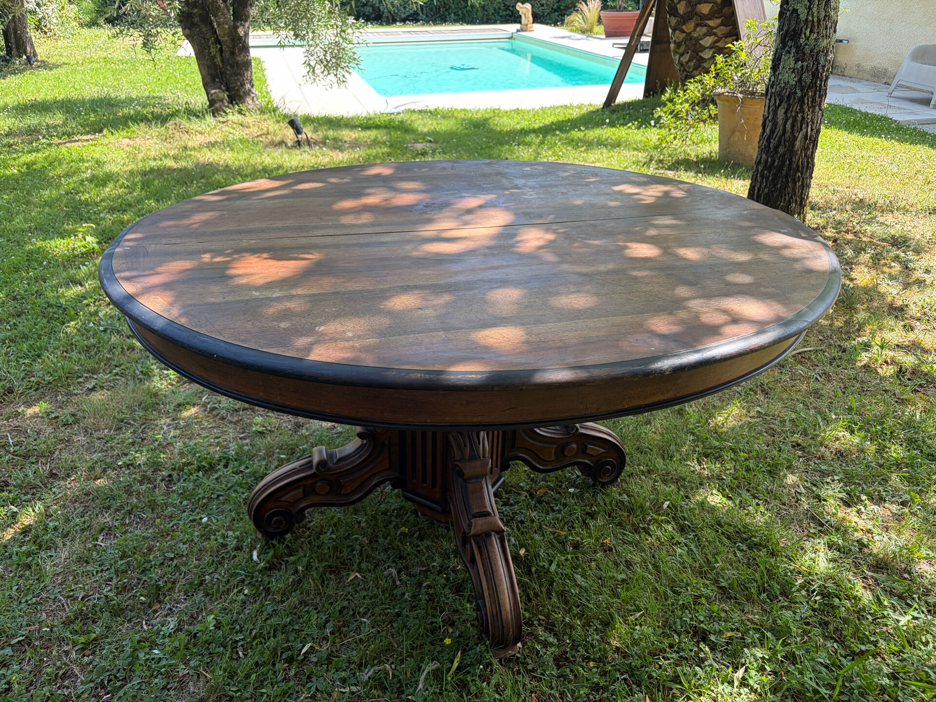 Walnut table for 12, 14 place settings 1990