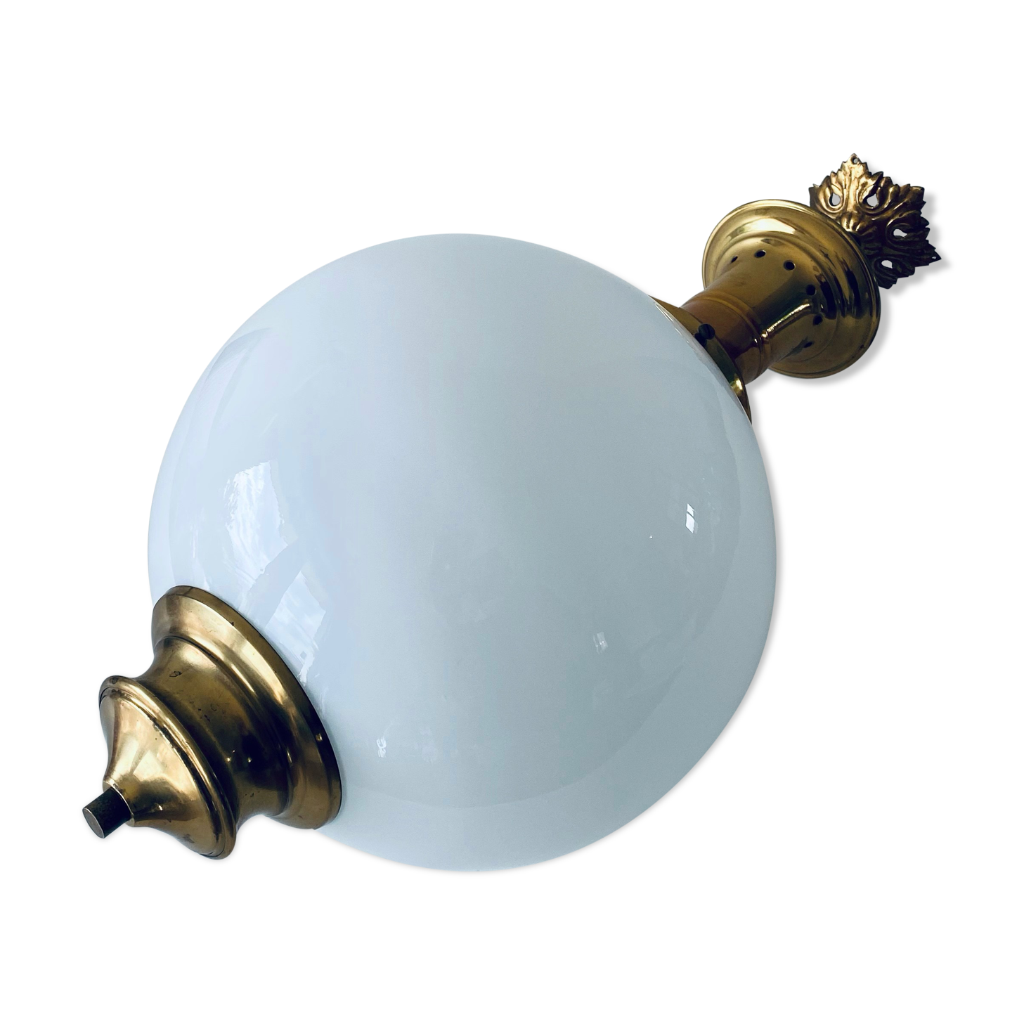 Opaline and brass globe luster
