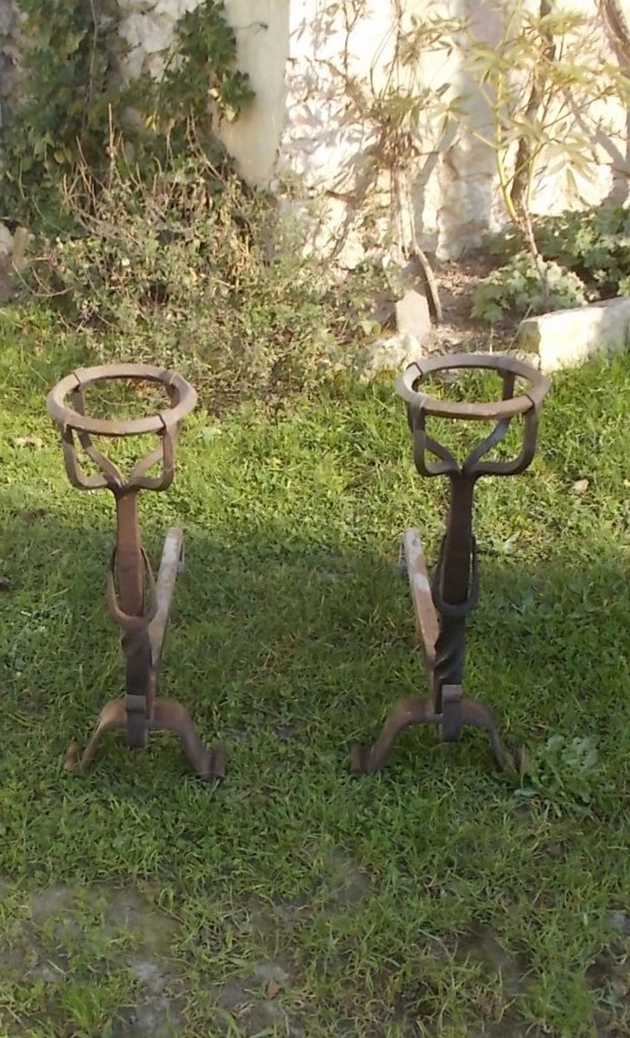 Paire de chenets landiers en fer forgé