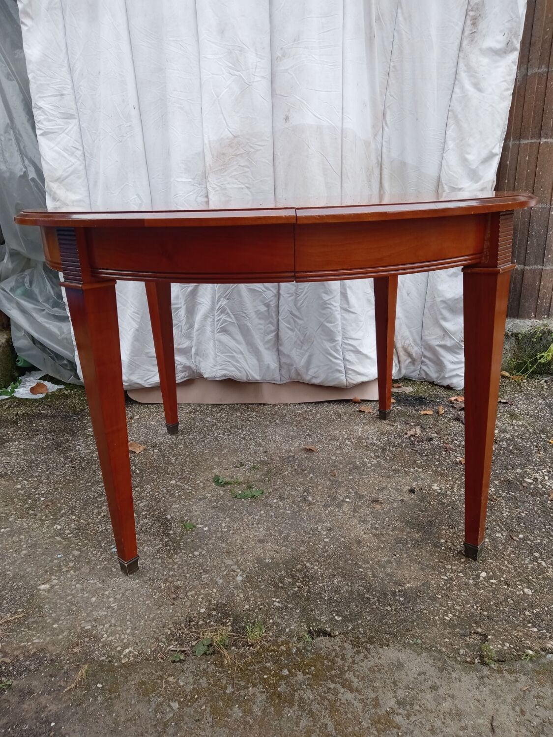 LXI style extendable table