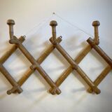Oak accordion coat rack with 10 hooks
