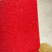 Fauteuil tissu rouge et jaune moutarde style bouclette 1970