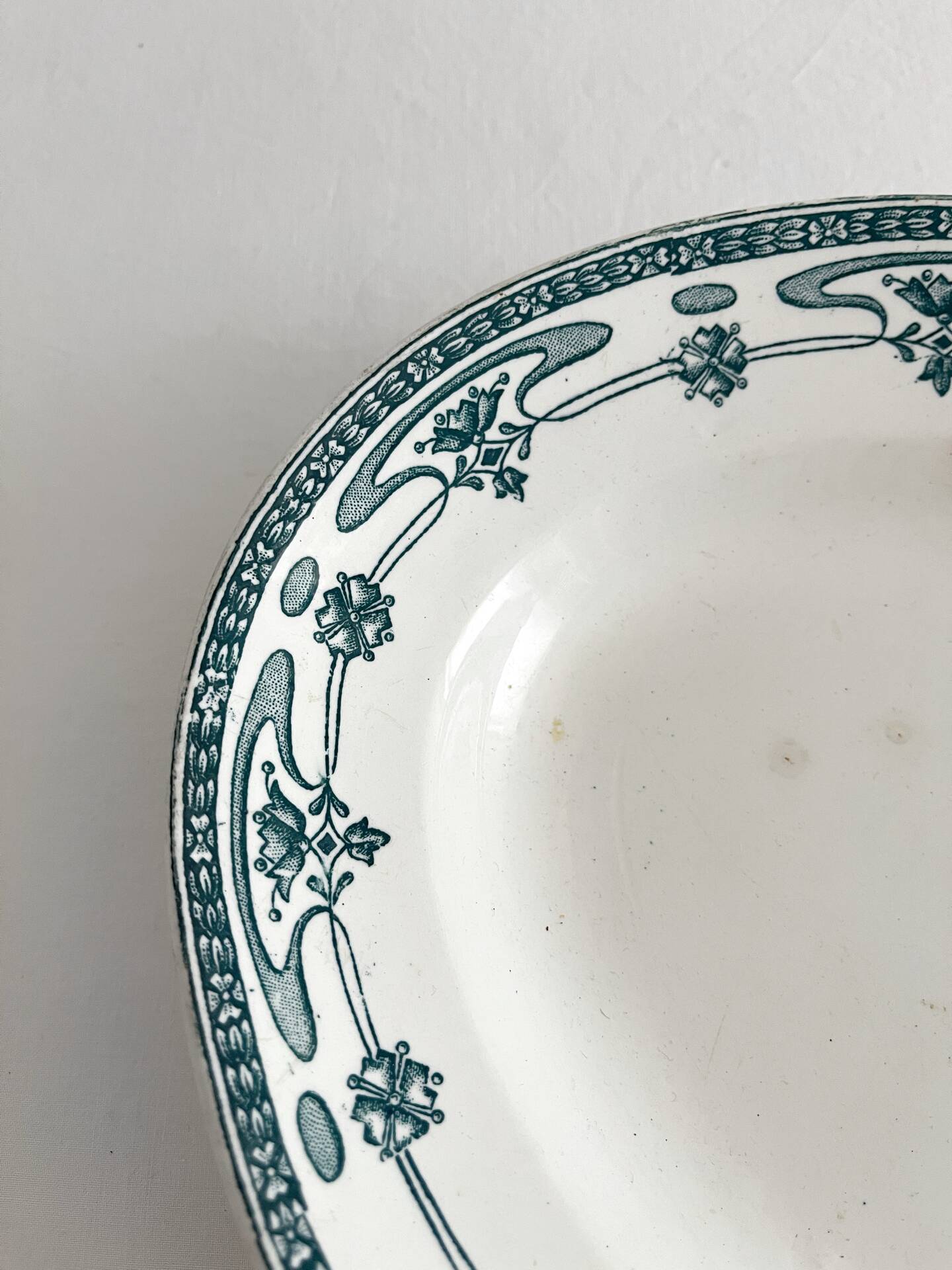 Oval iron earth plate "Mogador" Saint Amand