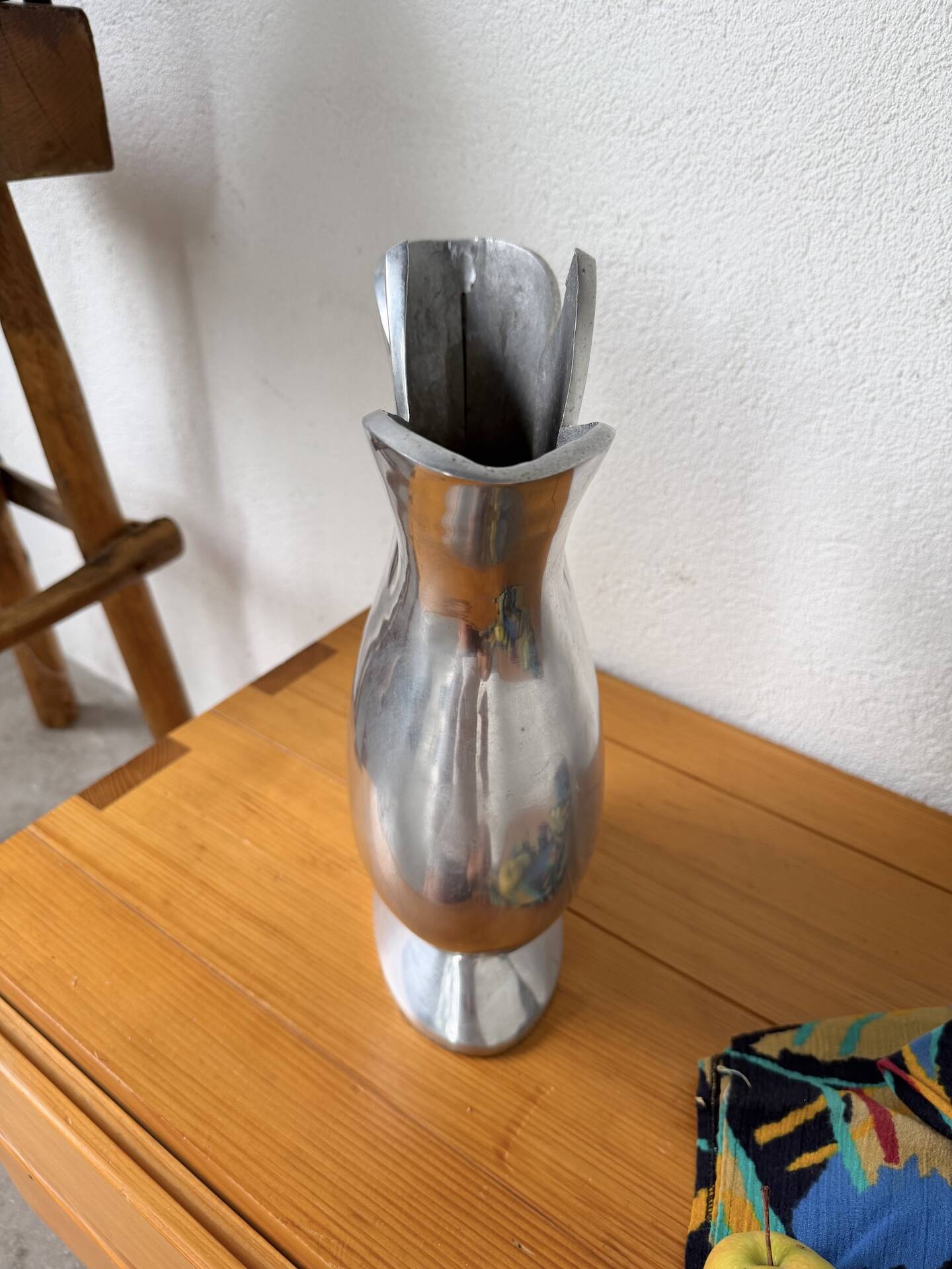 Aluminium fountain vase