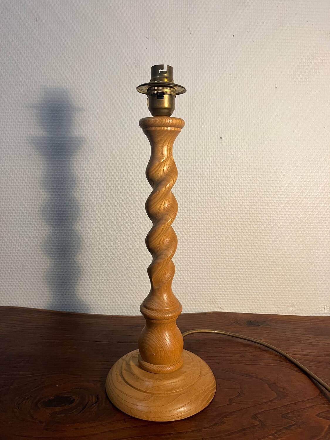 English turned wood twist lamp base from the 60s