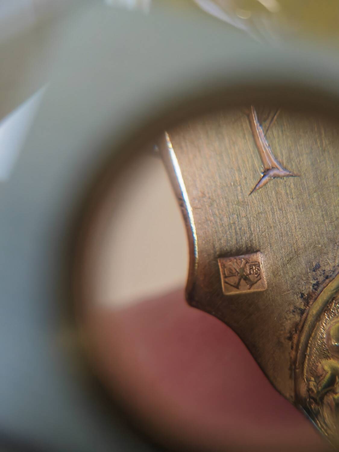 Cutlery box for sweet treats