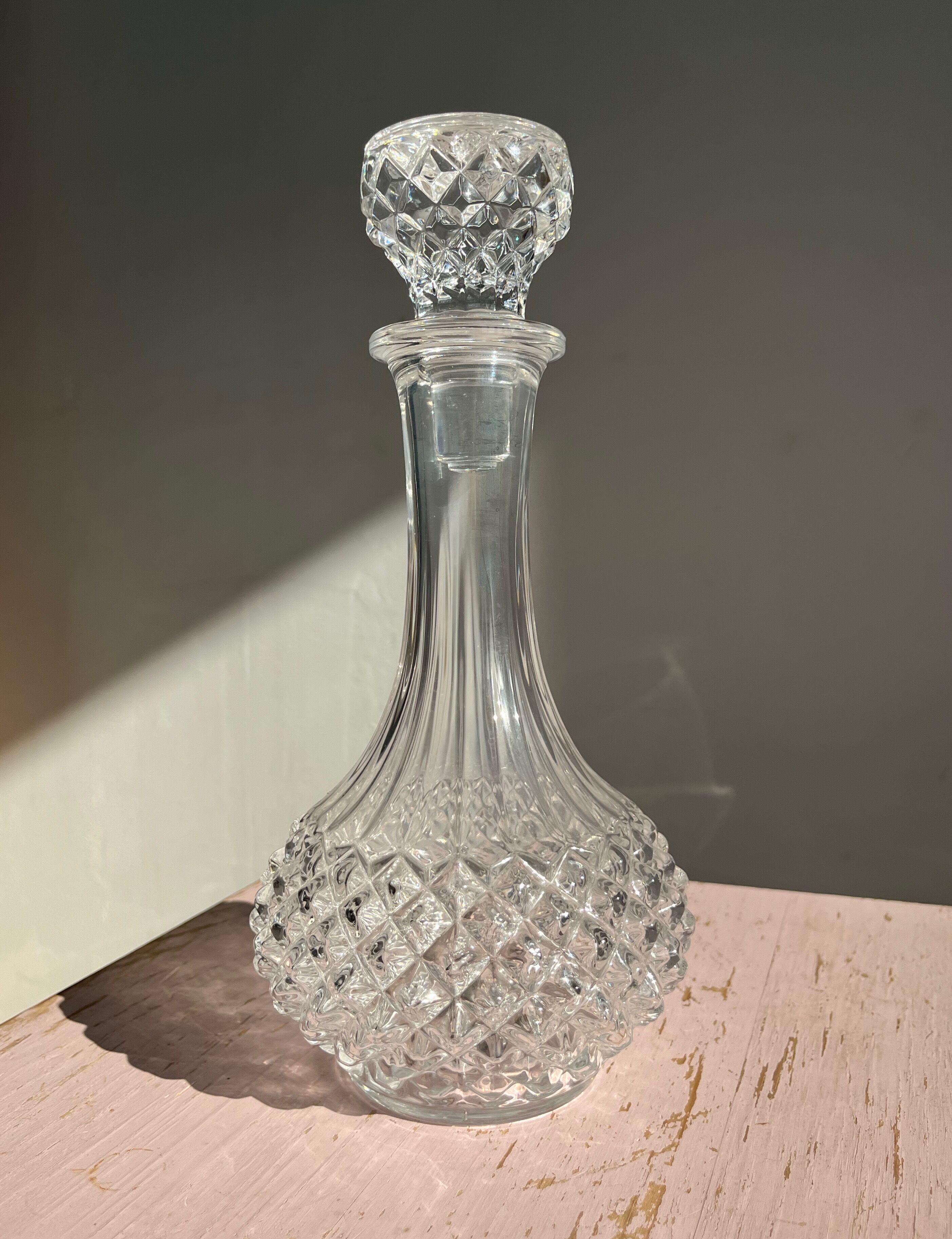 Liquor decanter crystal diamond tips