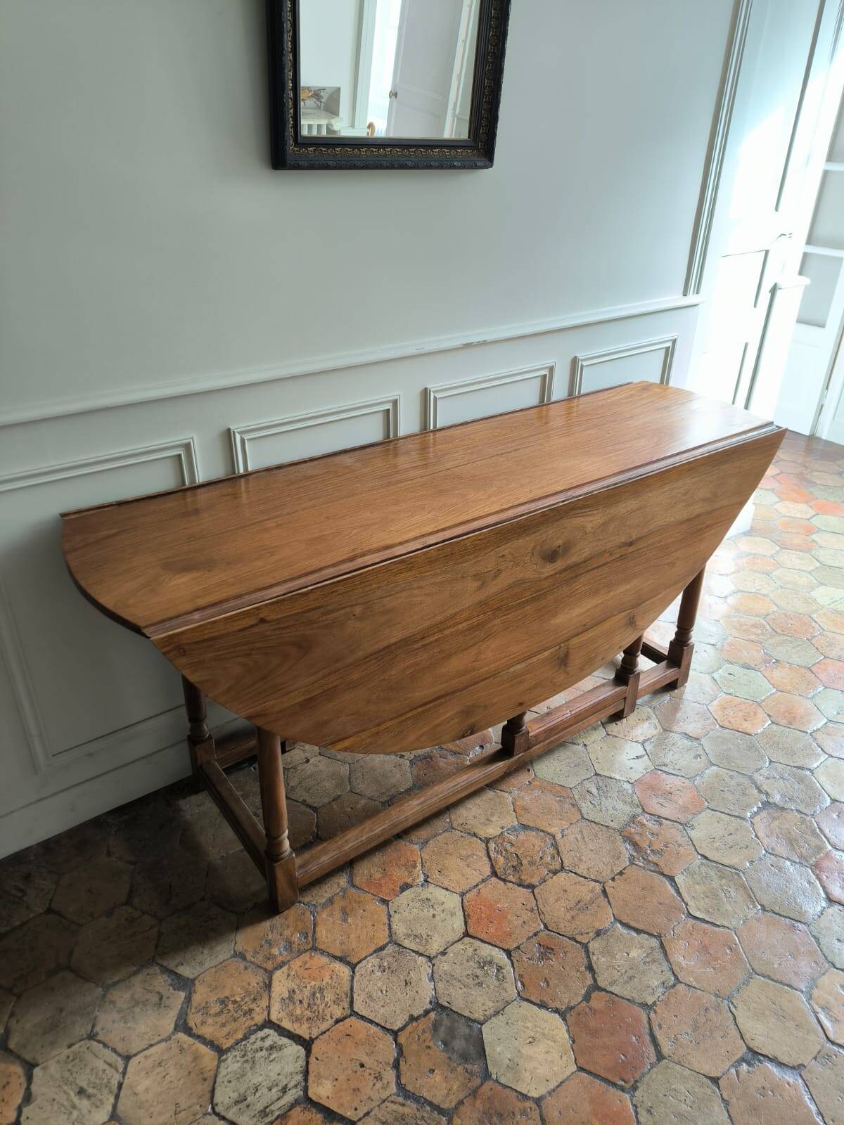 Ancienne table ovale