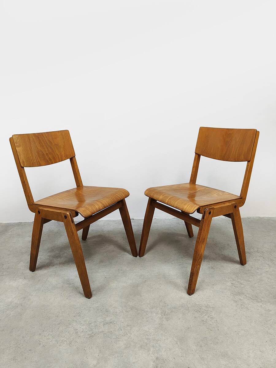 8 vintage Casala stackable dining chairs