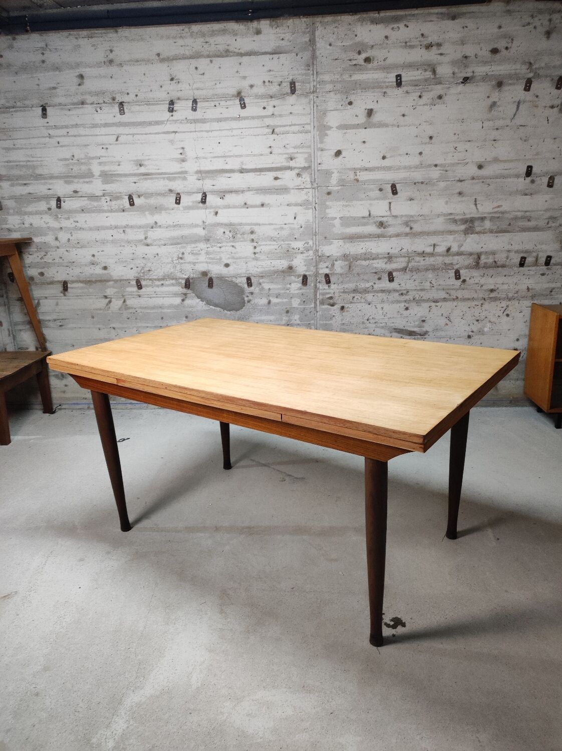 Vintage table 6/10 people