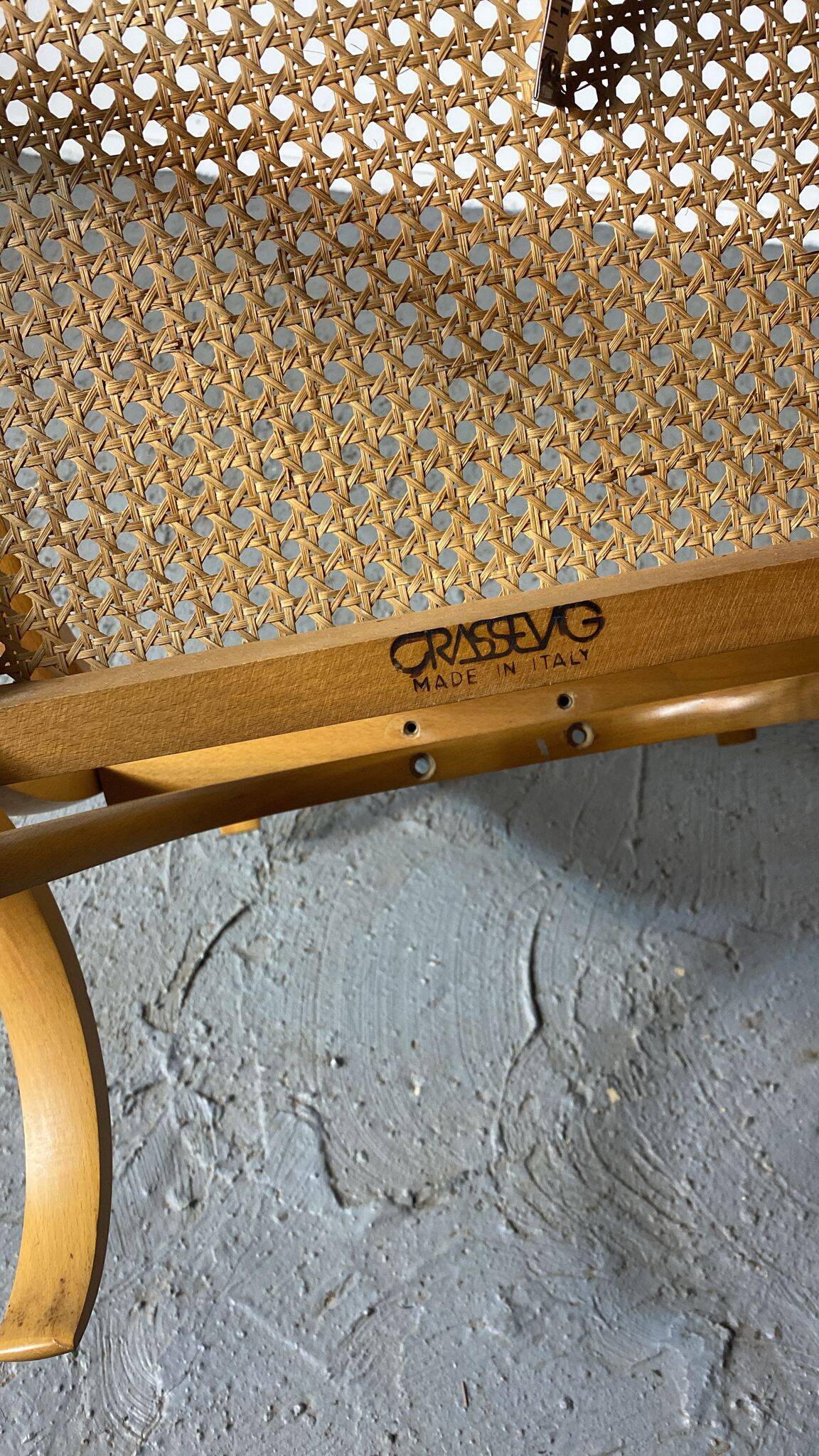 Fauteuil à bascule italien Luigi Crassevig en bois courbé