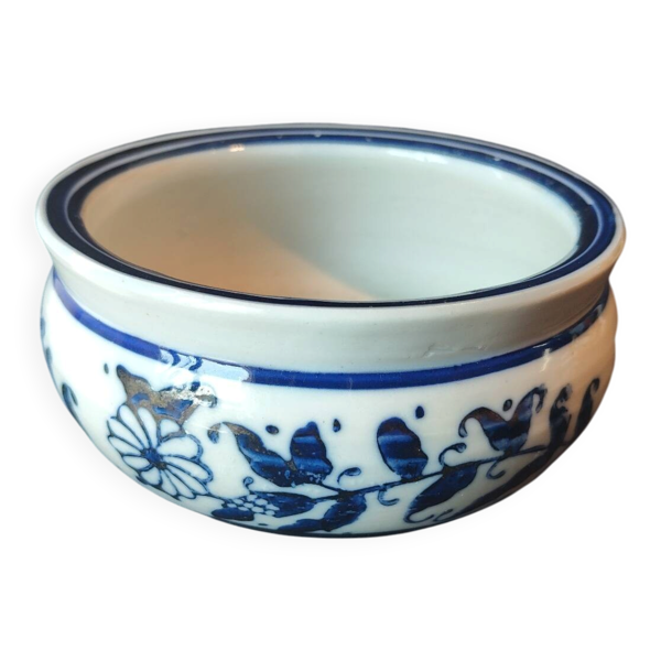 Petite coupe chinoise bleu et blanc à décor floral – XXe siècle