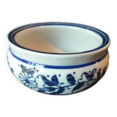 Small blue and white Chinese bowl with floral decoration – 20th century