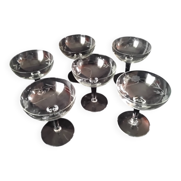 6 Coupes à champagne vintage en verre décor meulé