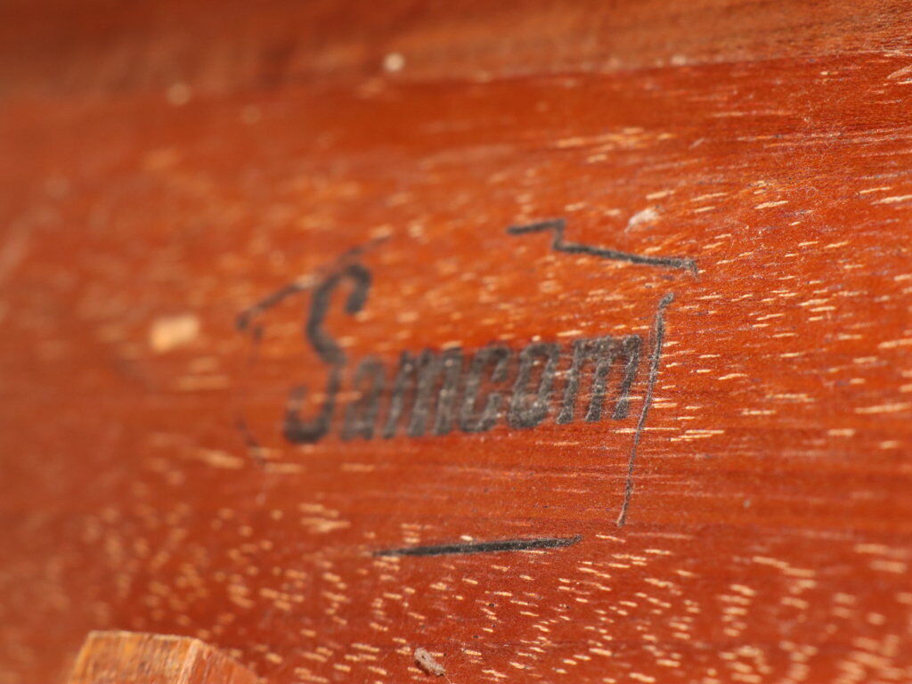 Samcom scandinavian expandable teak table