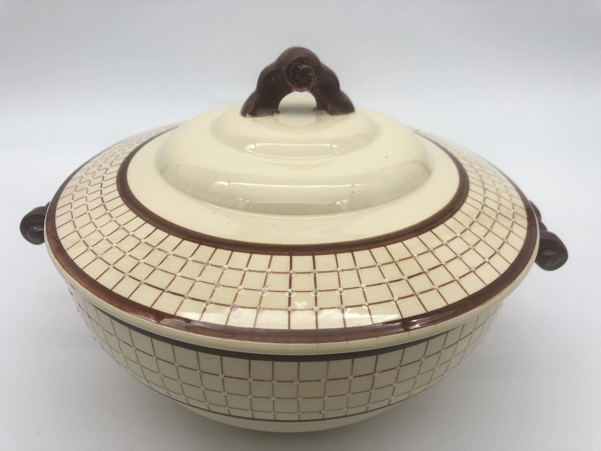 Earthenware tureen "Longchamp – France", Colmar model