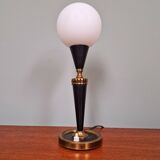 Lampe de table en métal laqué noir et verre satiné blanc, années 1950