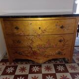 Gilded wooden chest of drawers with Asian decor and polished marble