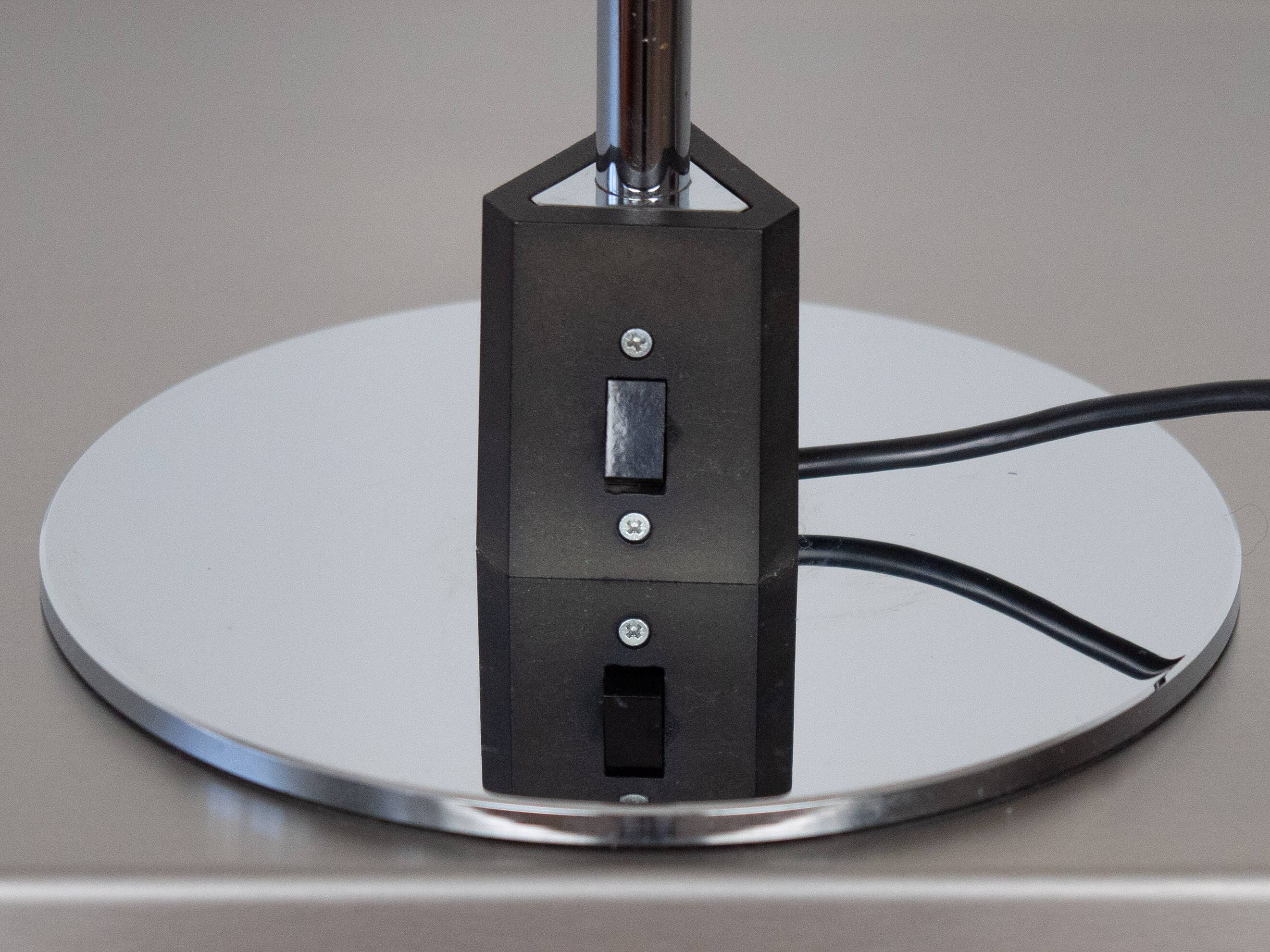 Lampe de table vintage danoise PH 4/3 par Poul Henningsen, Louis Poulsen, 1966