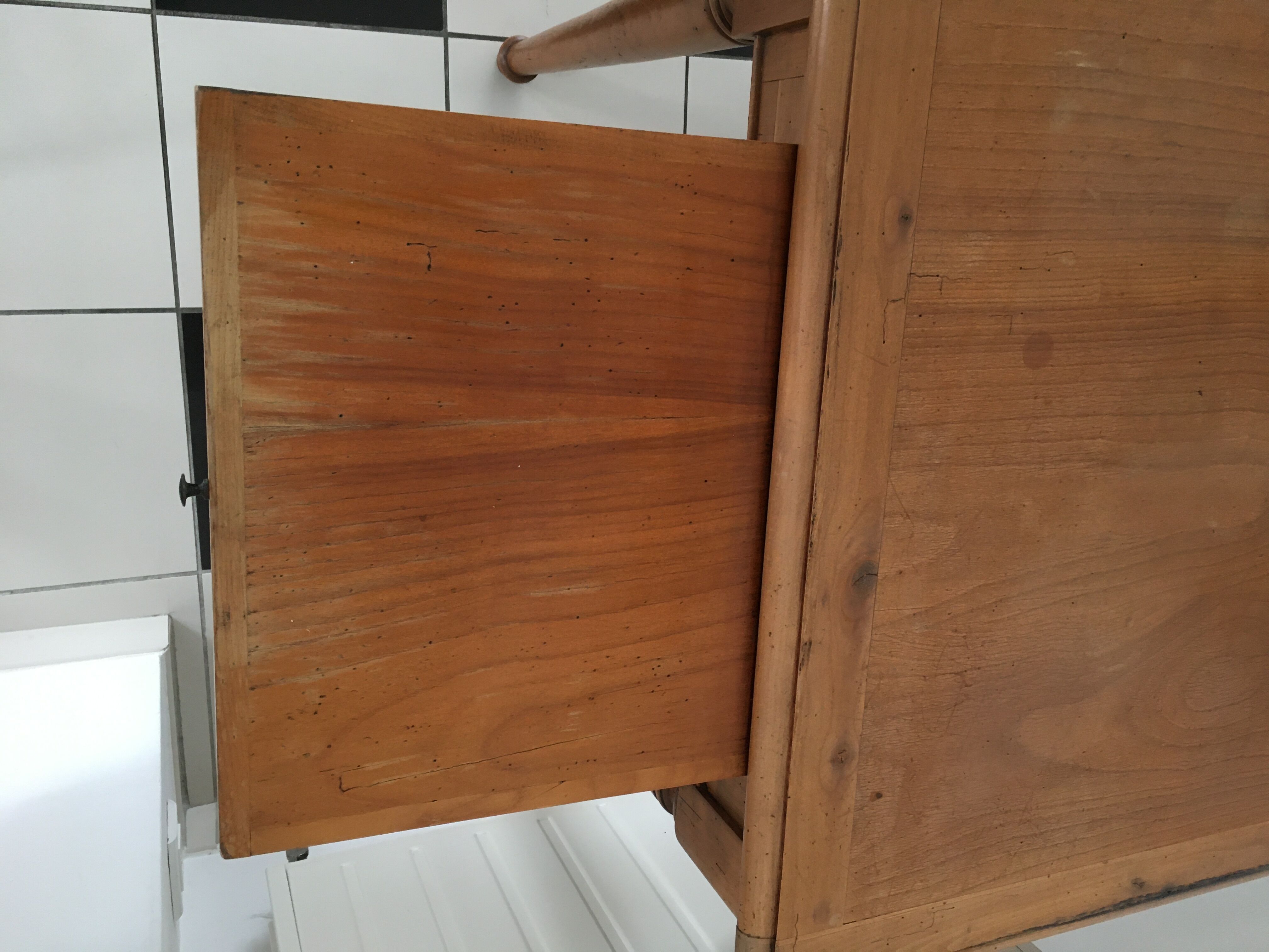 Wooden desk 2 drawers