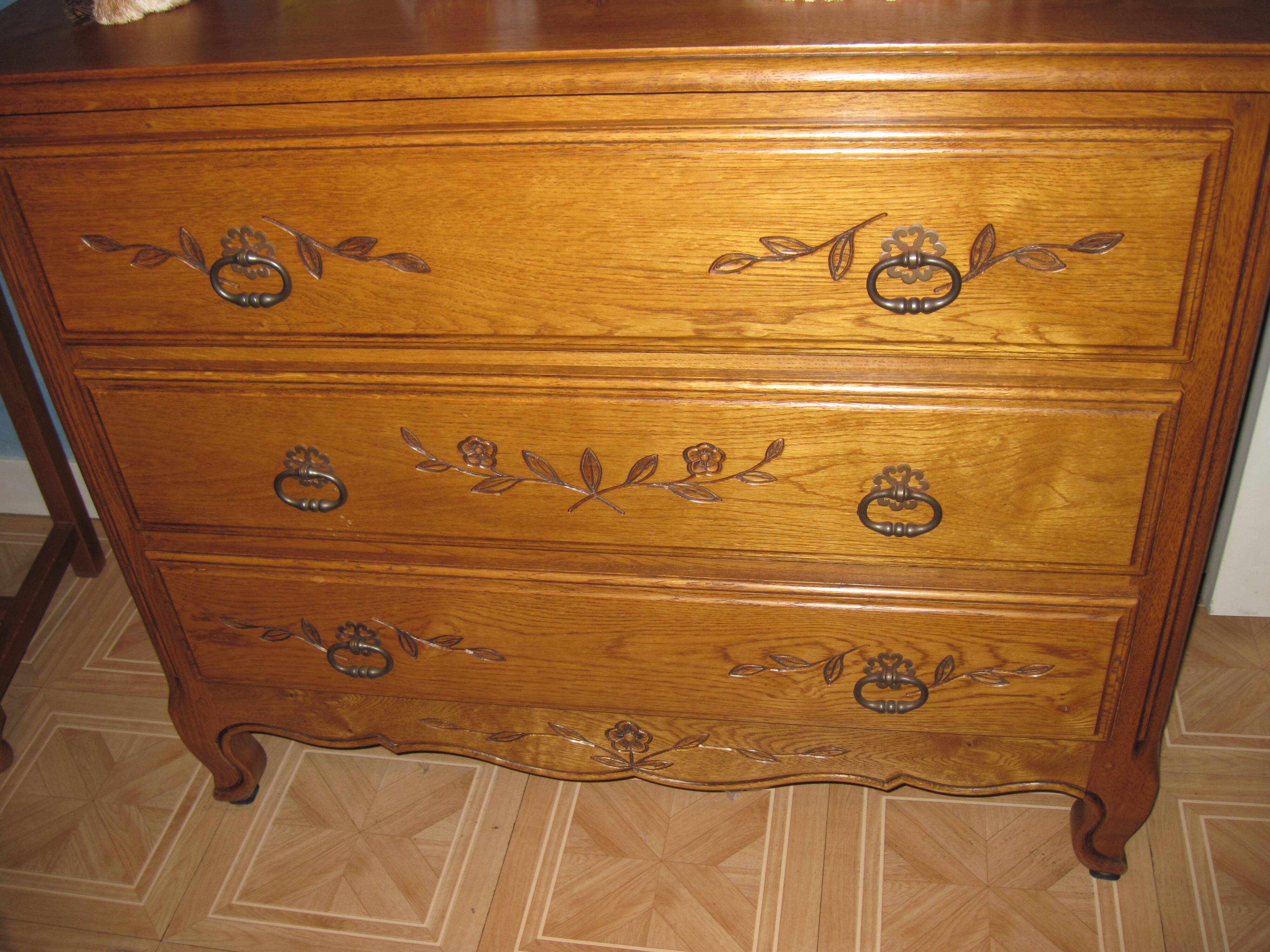 Norman chest of drawers, handcrafted by "les meubles du vieux colombier"