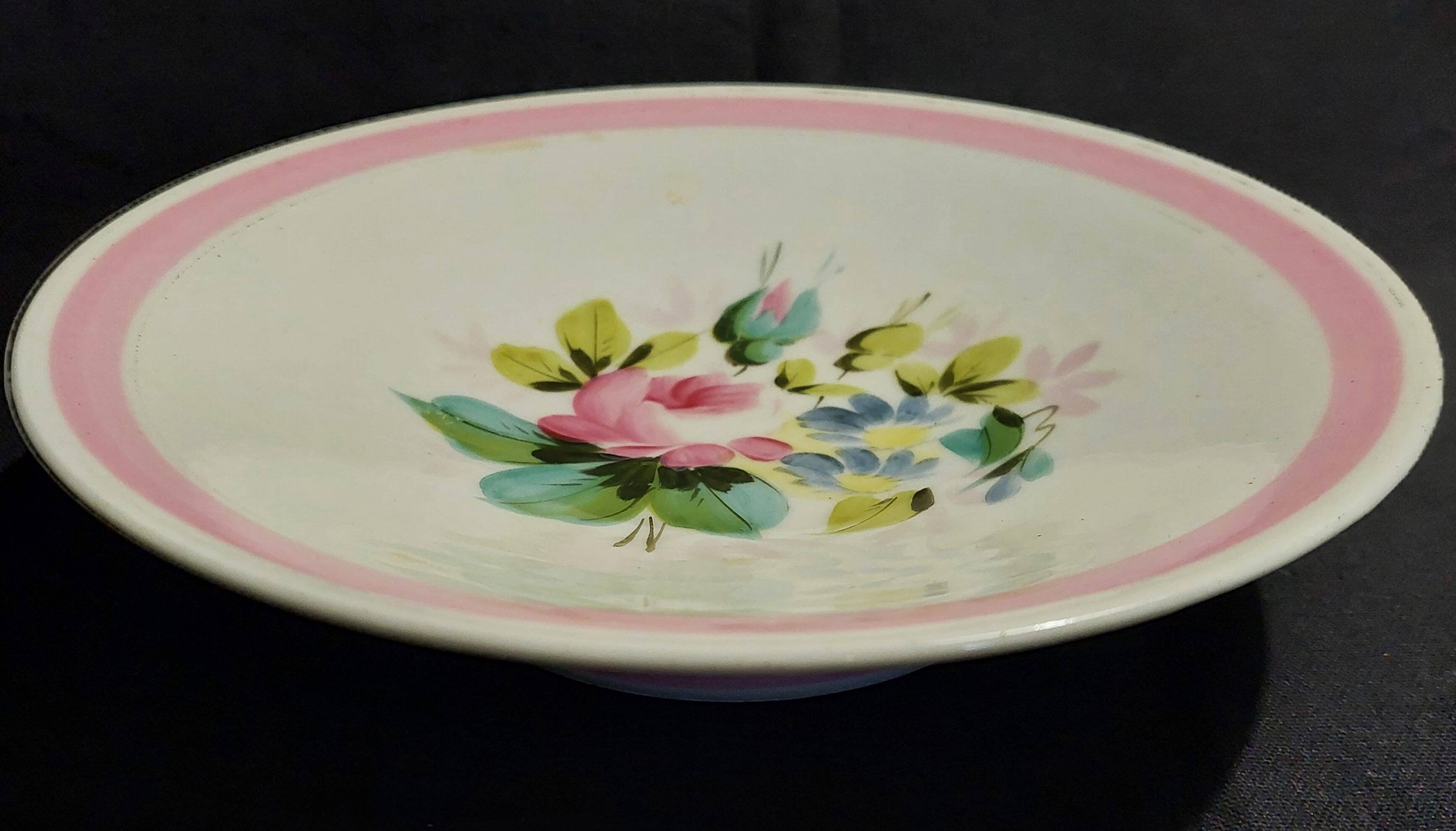 Late 19th century Paris porcelain soup plate with heel