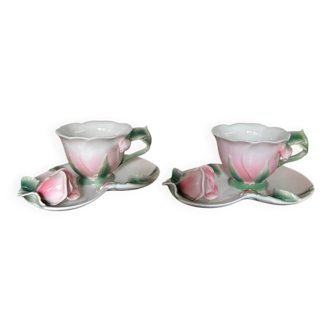 2 rose-shaped cups