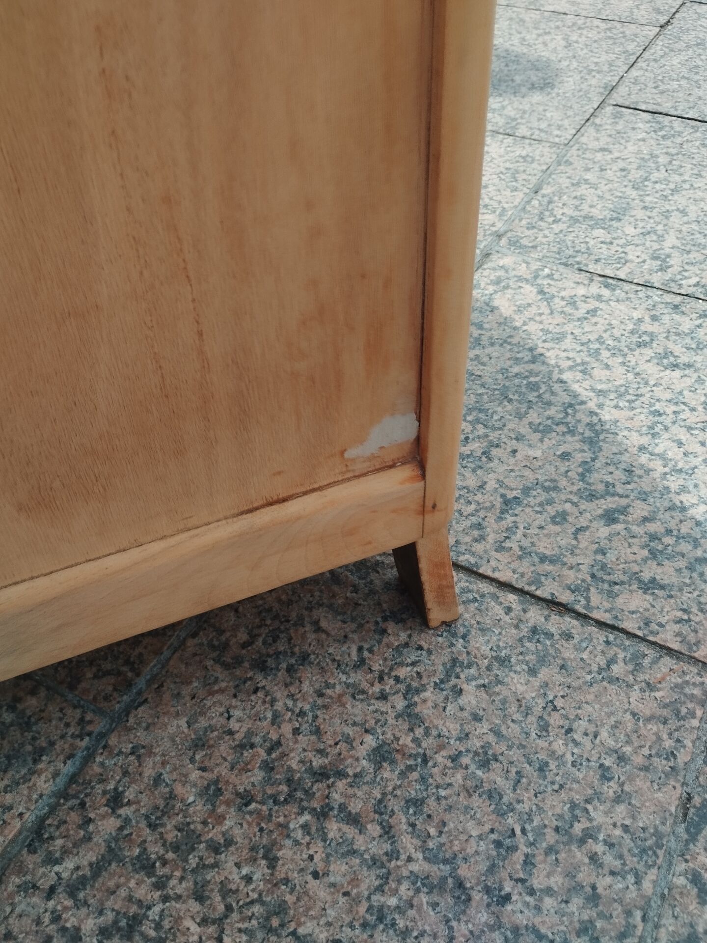 Vintage commode with tapered legs.
