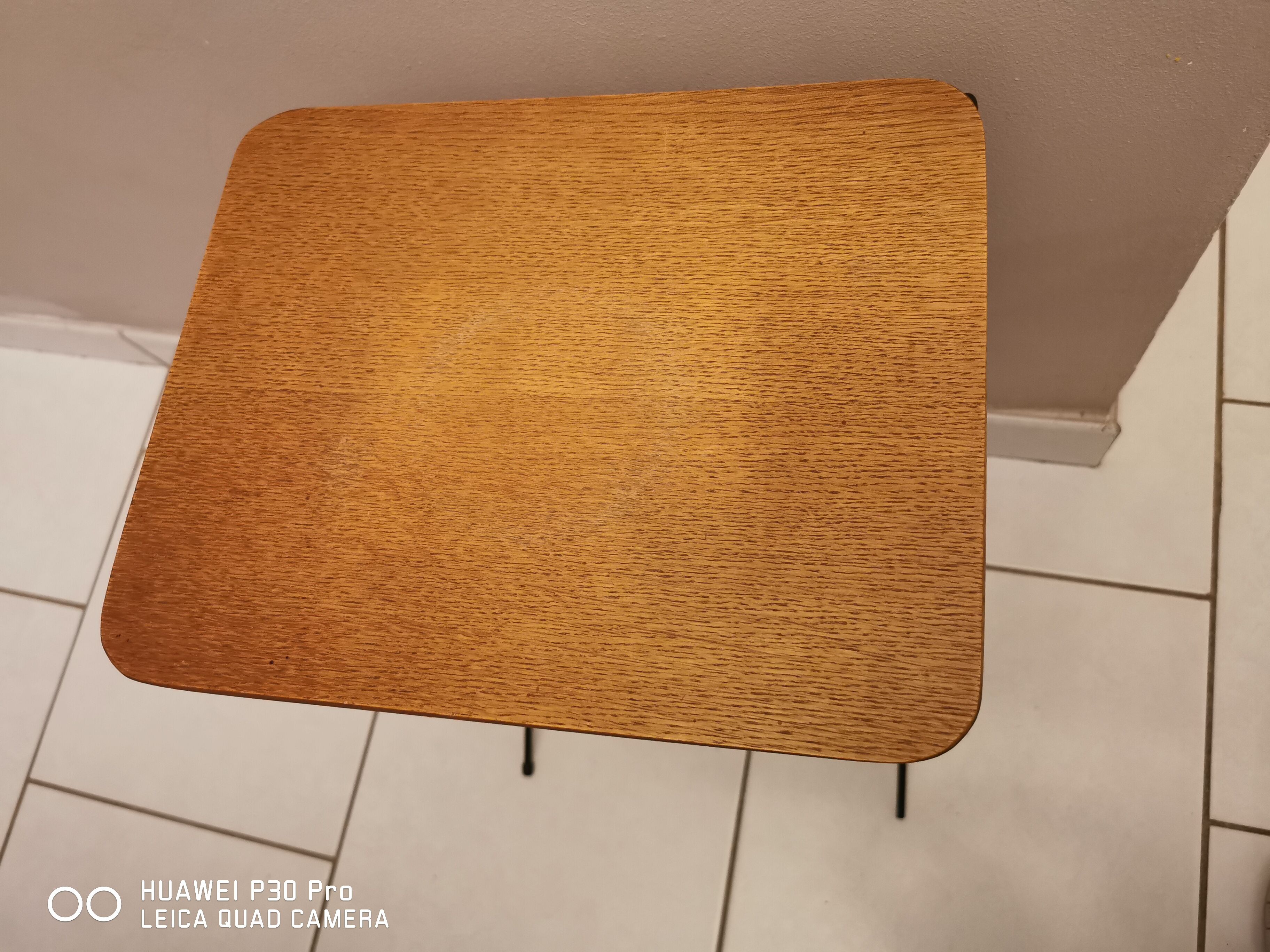 Scoubidou magazine door