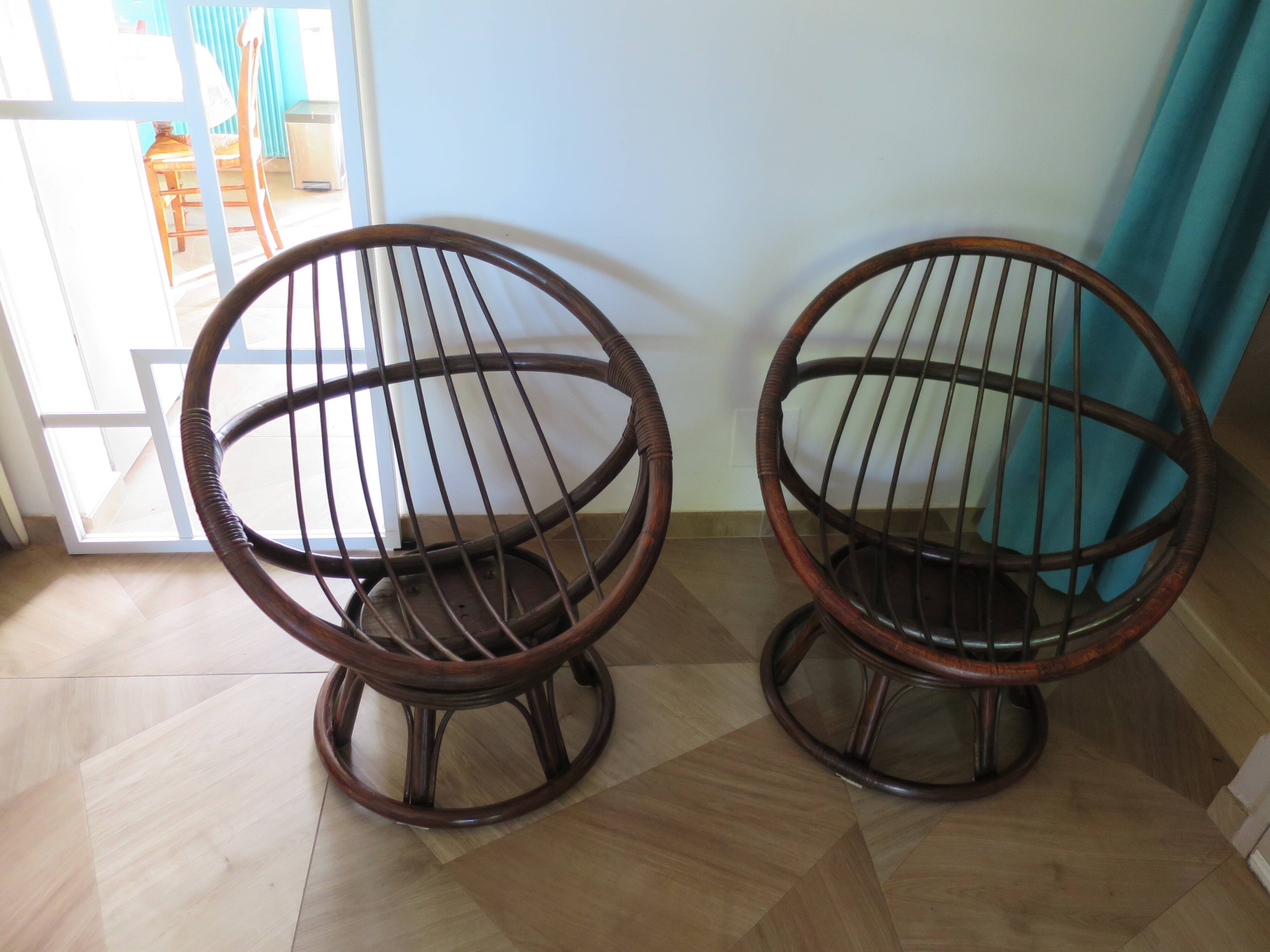 Vintage set of 2 swivel chairs in bamboo and rattan - Papasan shape