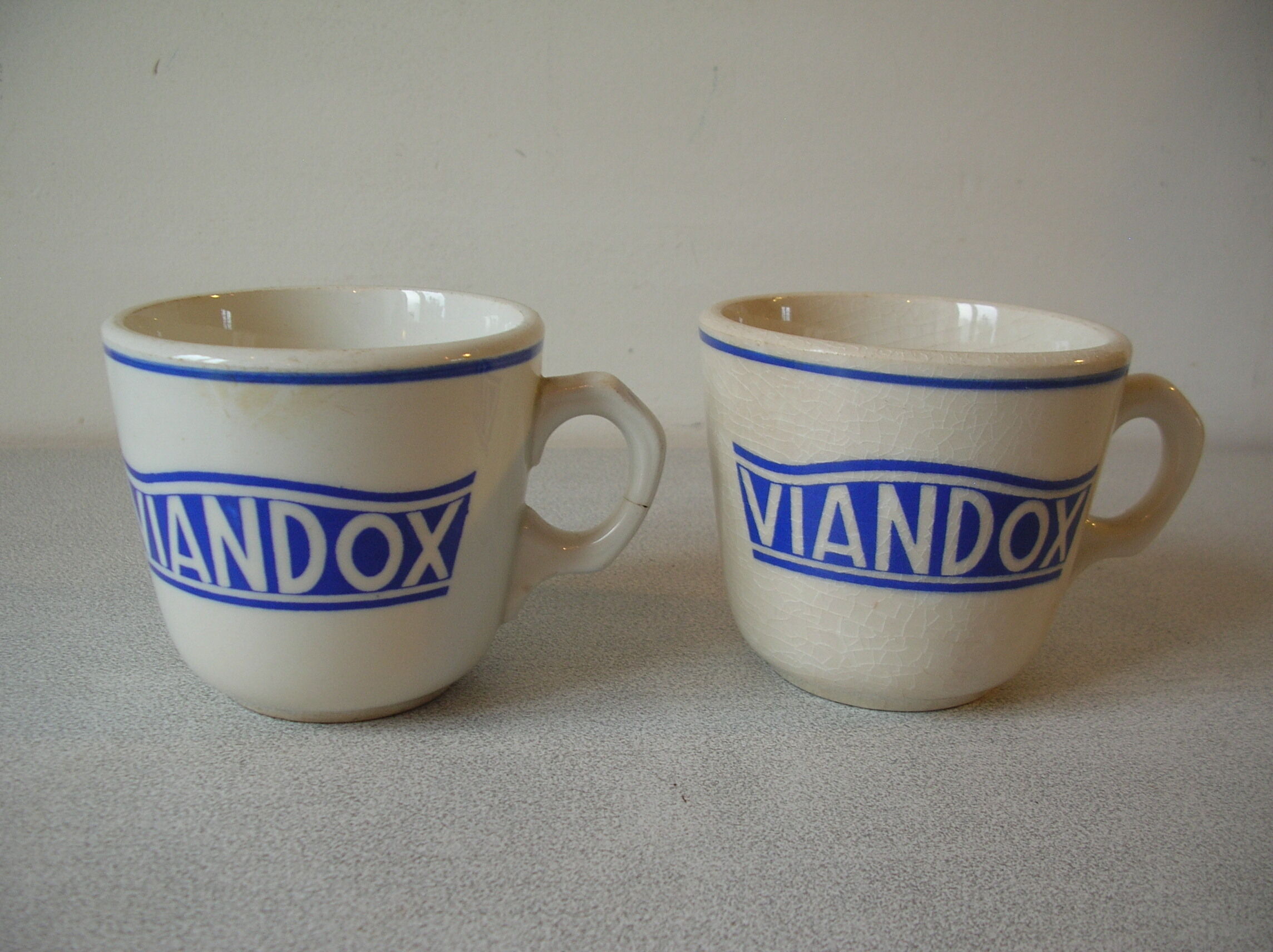 Set of 2 old cups viandox ceramic