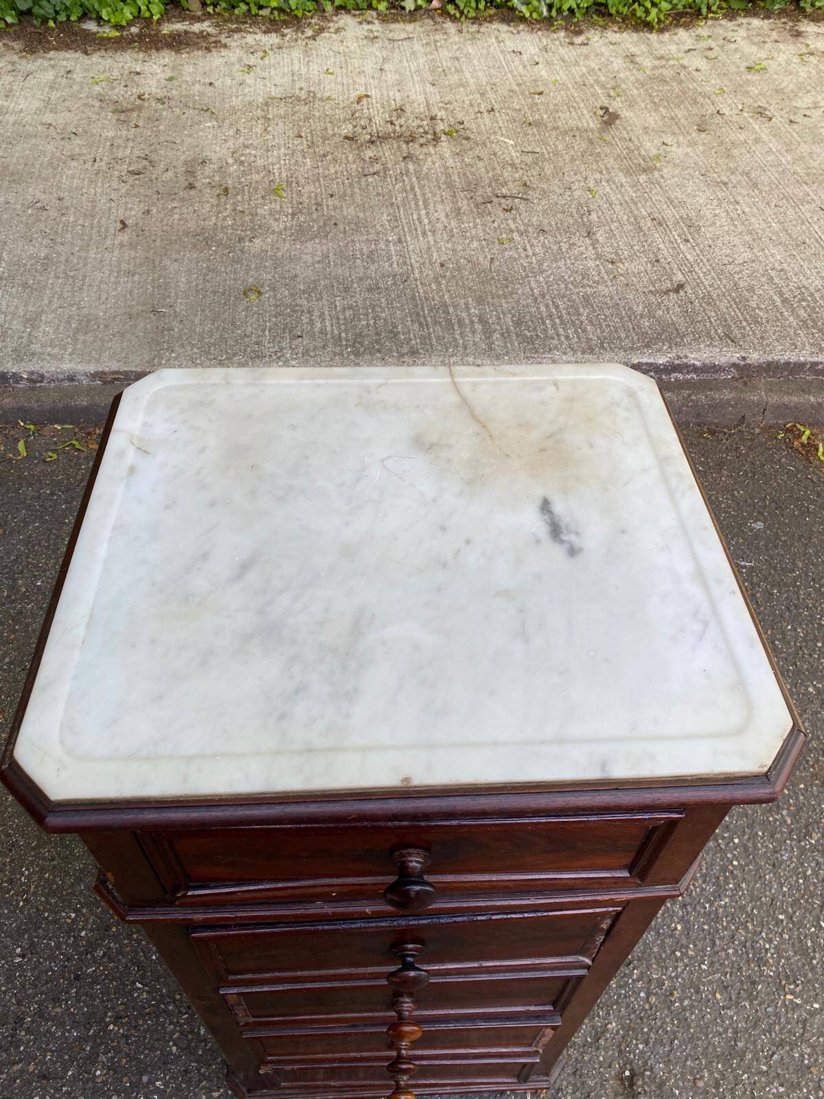 Vintage walnut and marble chest of drawers from 1920.