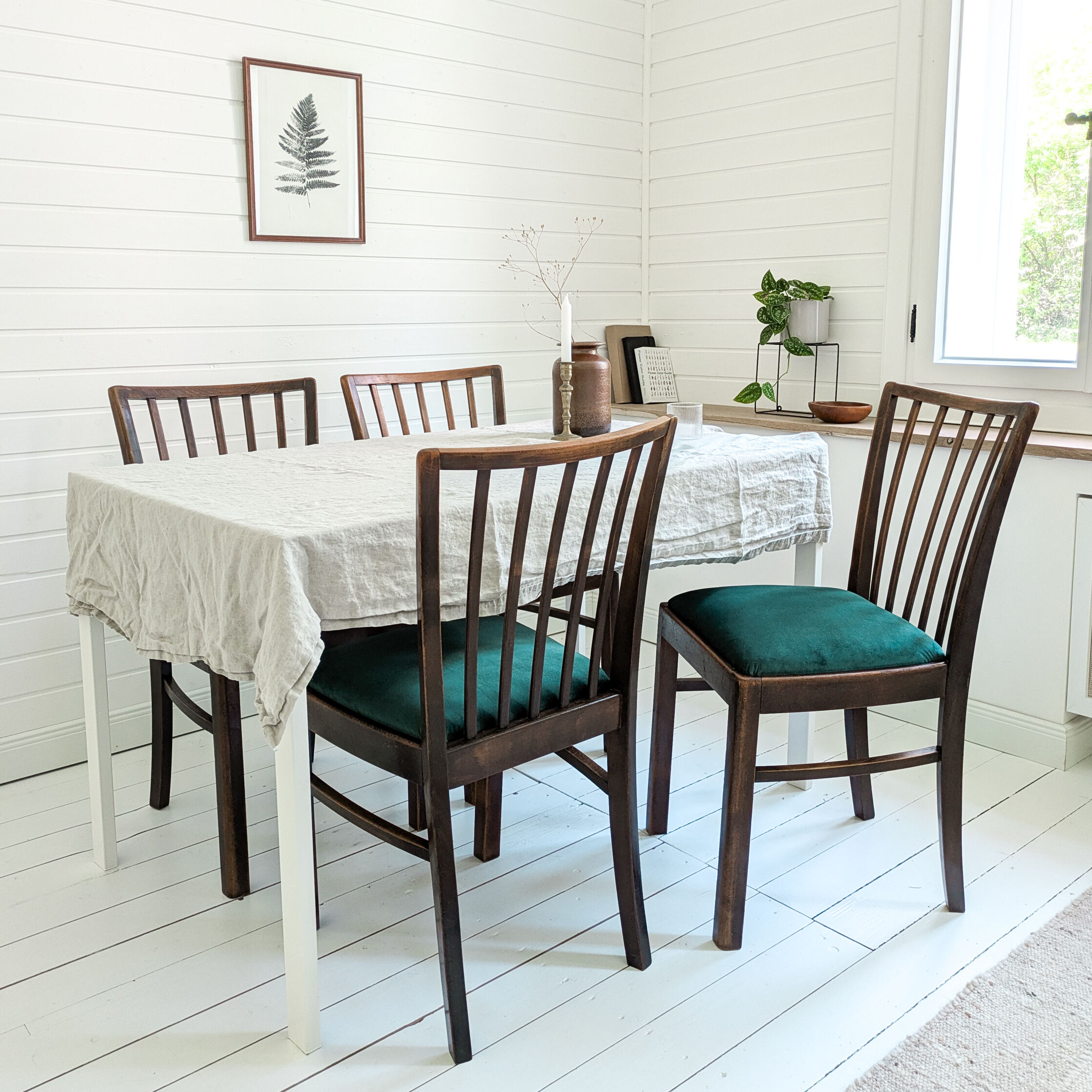 Lot de 4 chaises vintage bois brun, assise verte, style années 50